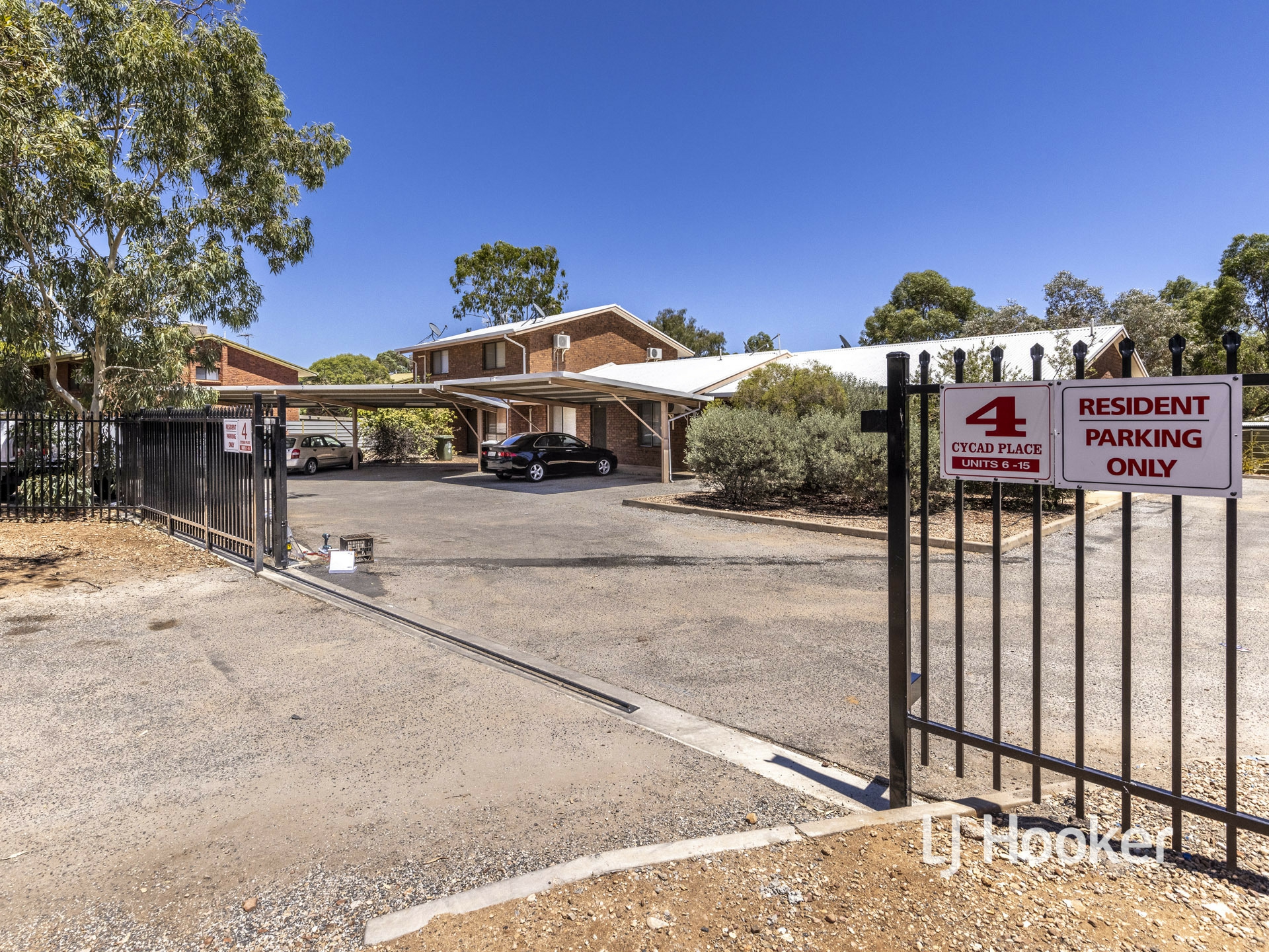 1/4 Cycad Place, SADADEEN