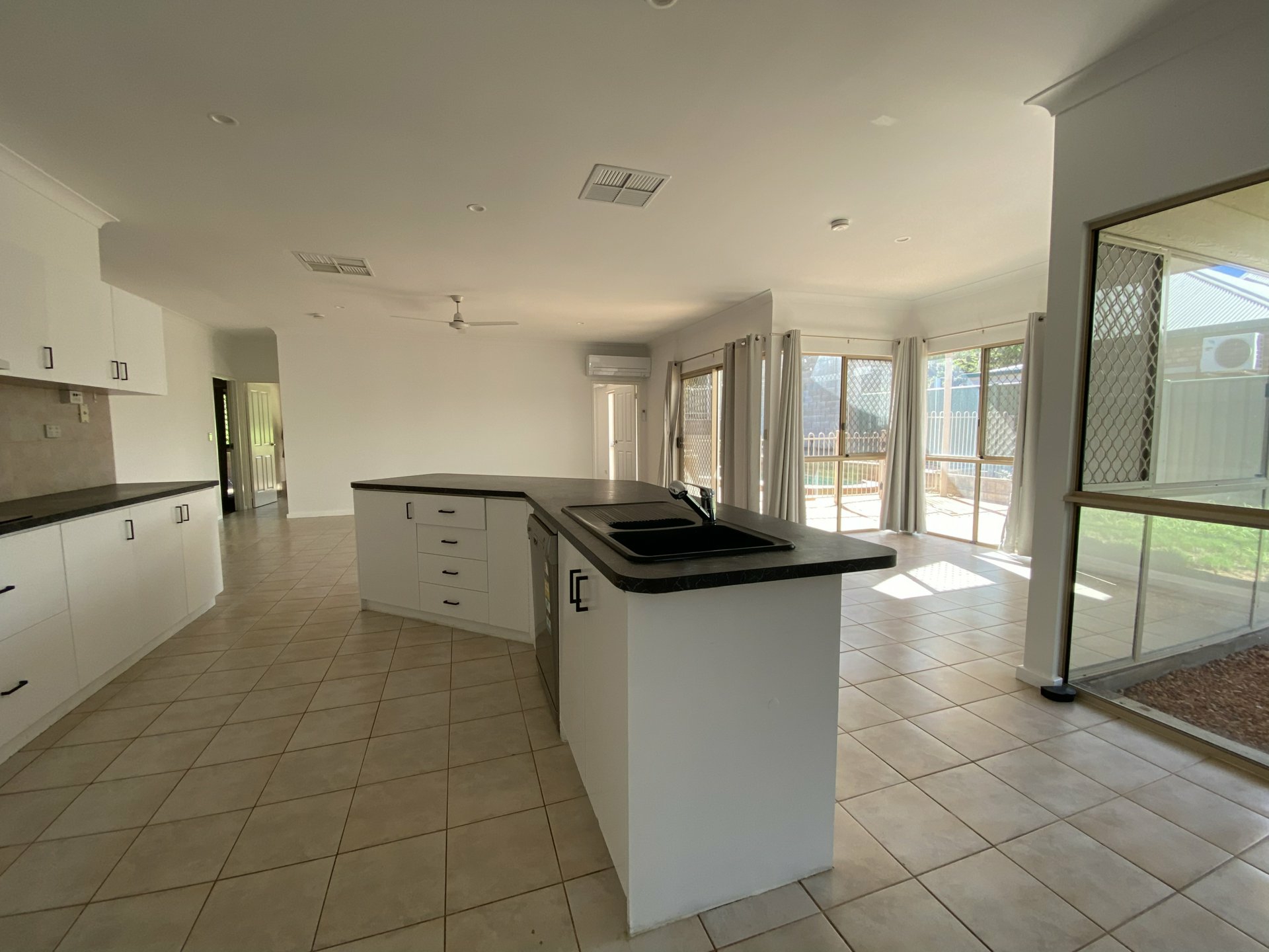 65 Cromwell Drive, DESERT SPRINGS