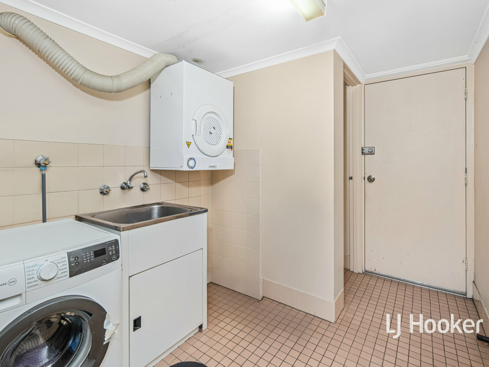 18/15 Adamson Avenue, GILLEN