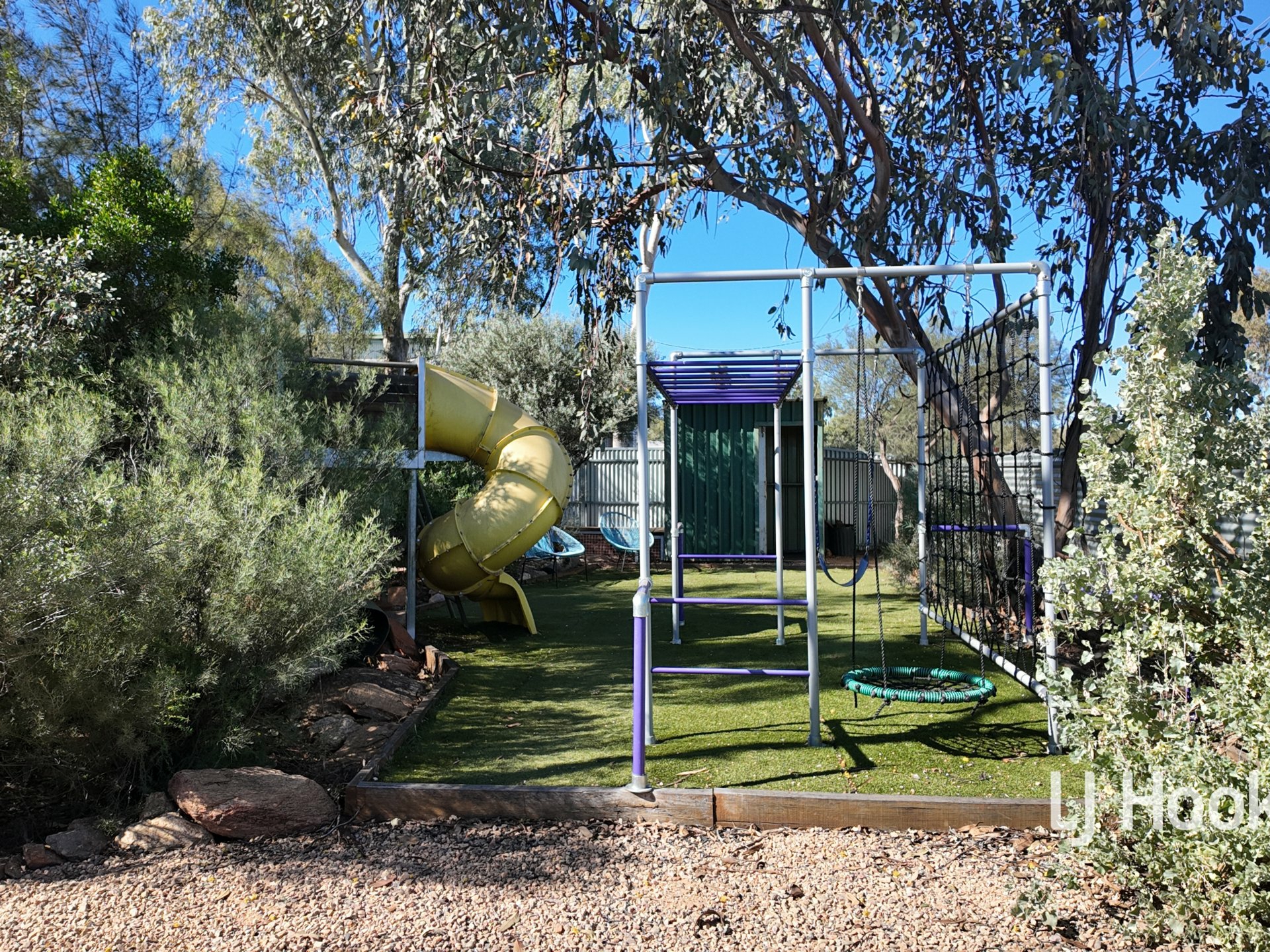 18 Winnecke Avenue, EAST SIDE