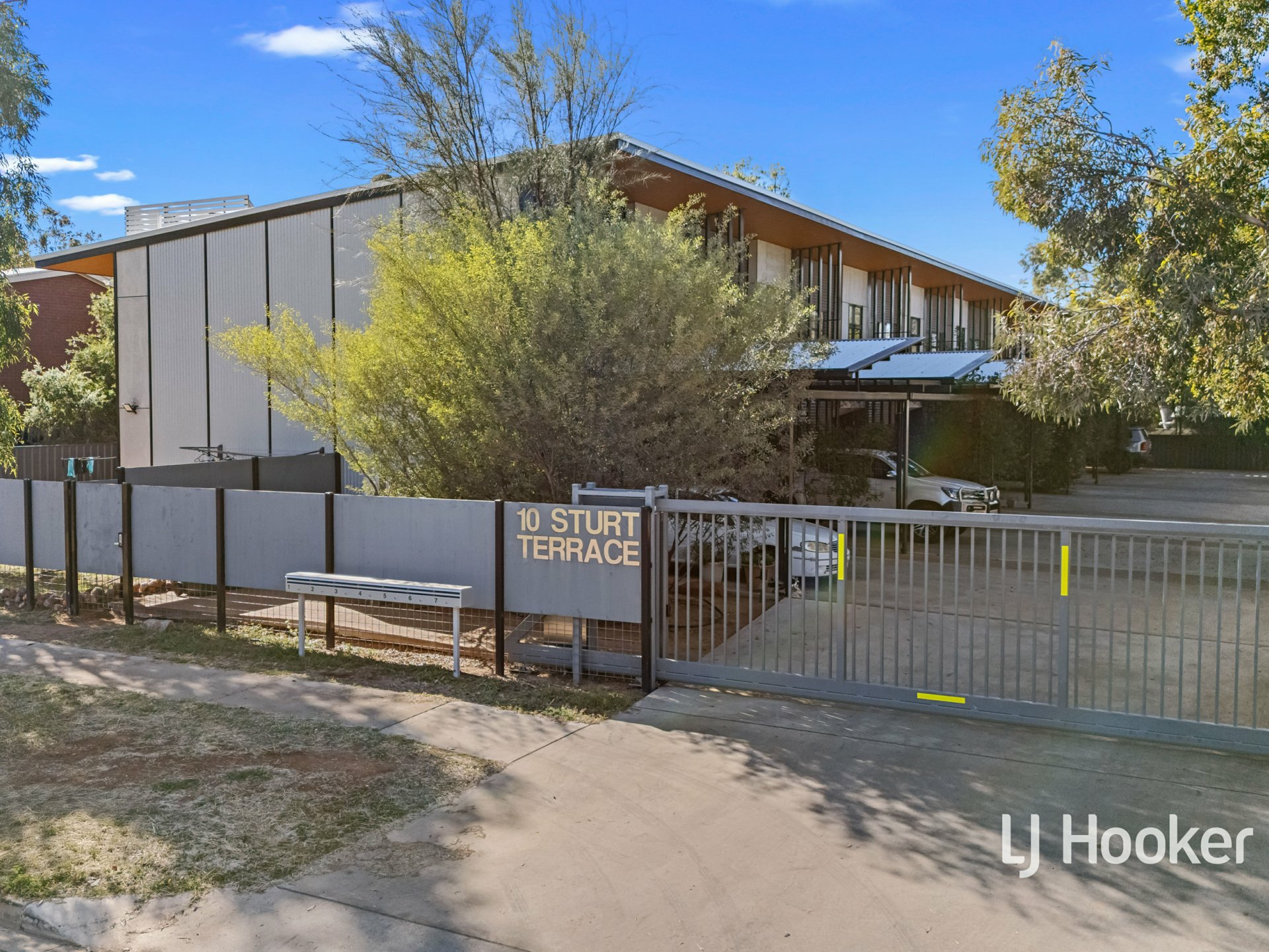 1-6/10 Sturt Terrace — photo from LJ Hooker Alice Springs