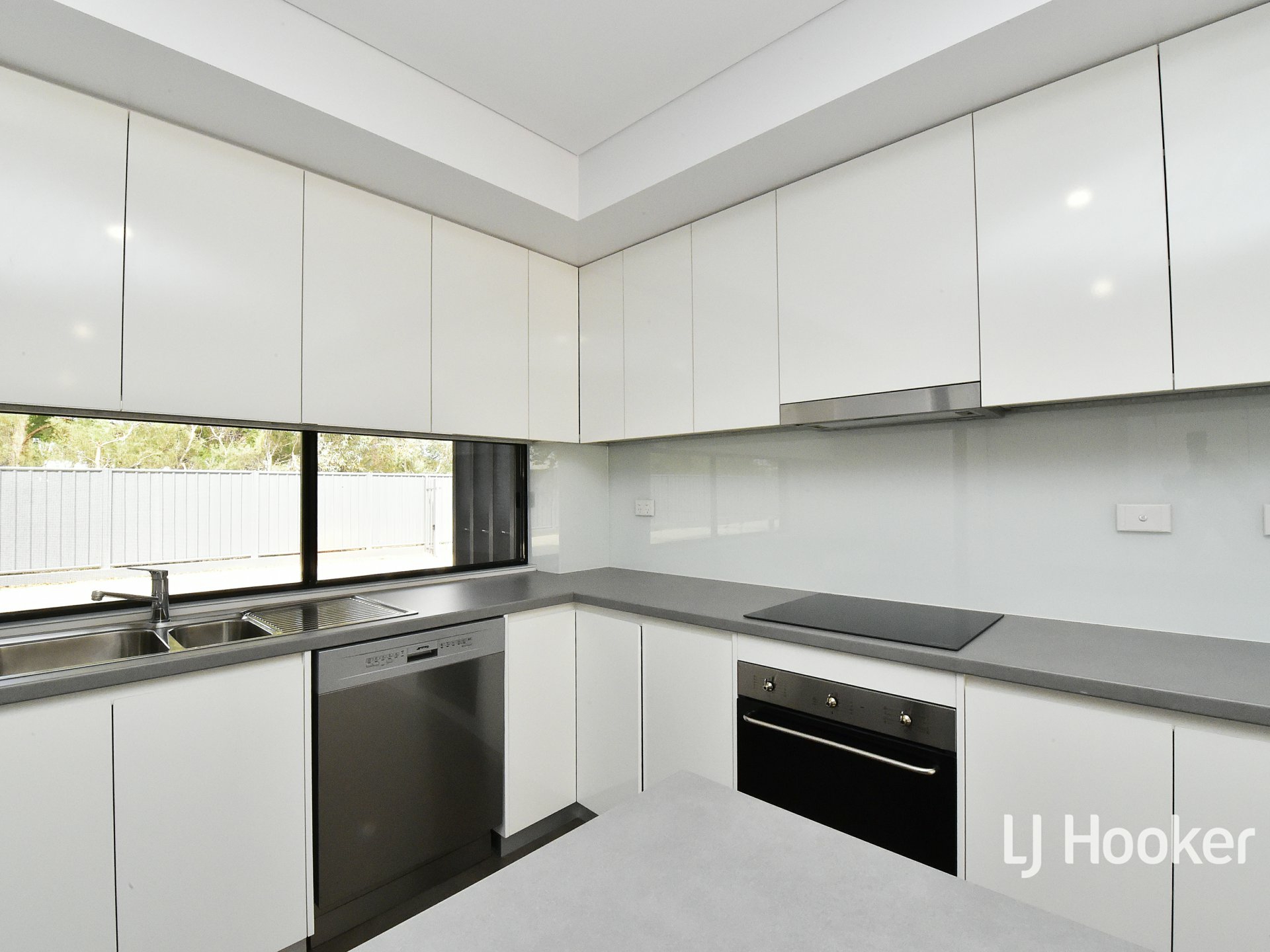 1-6/10 Sturt Terrace — photo 2 of 8