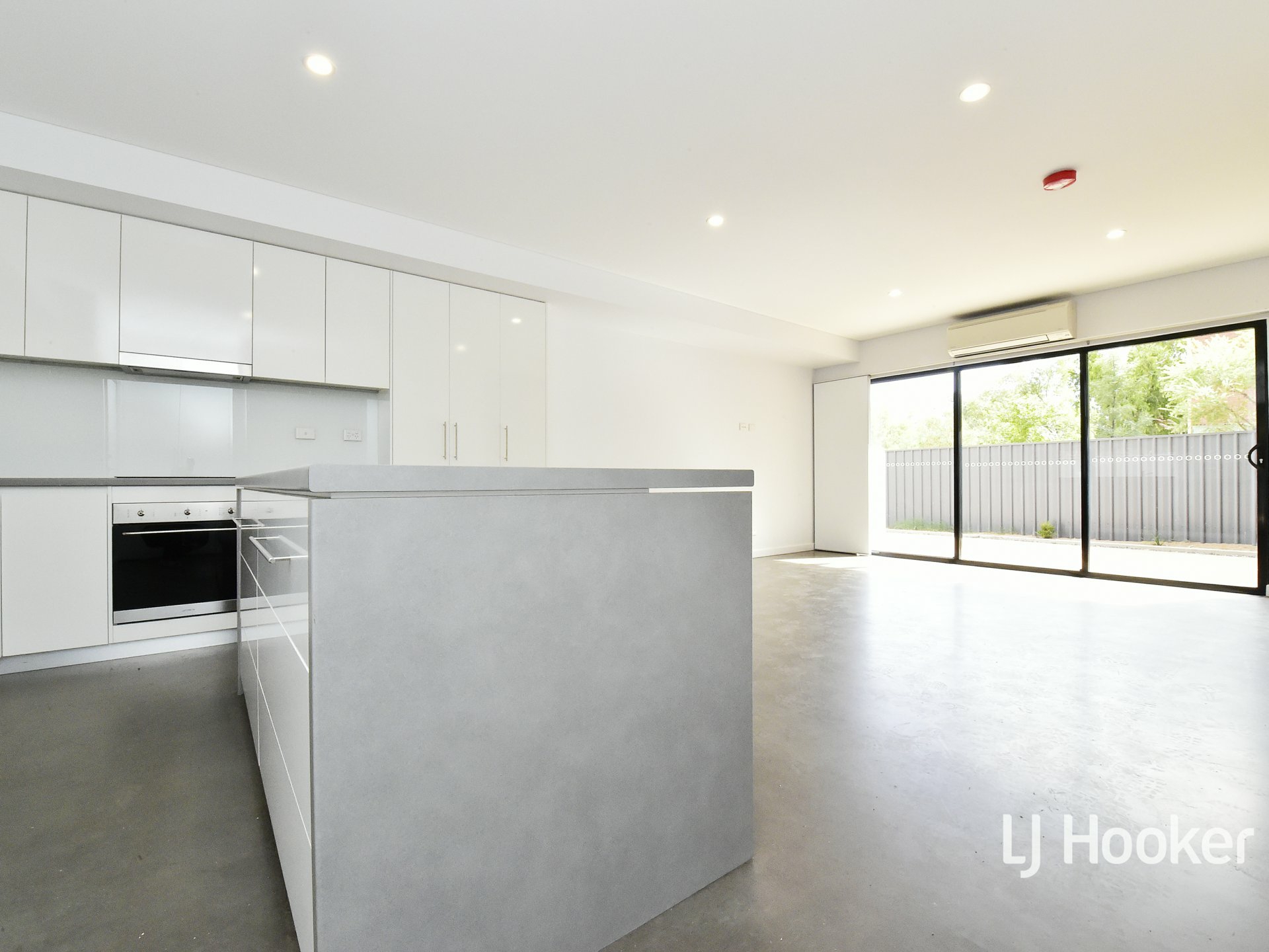 1-6/10 Sturt Terrace — photo 7 of 8