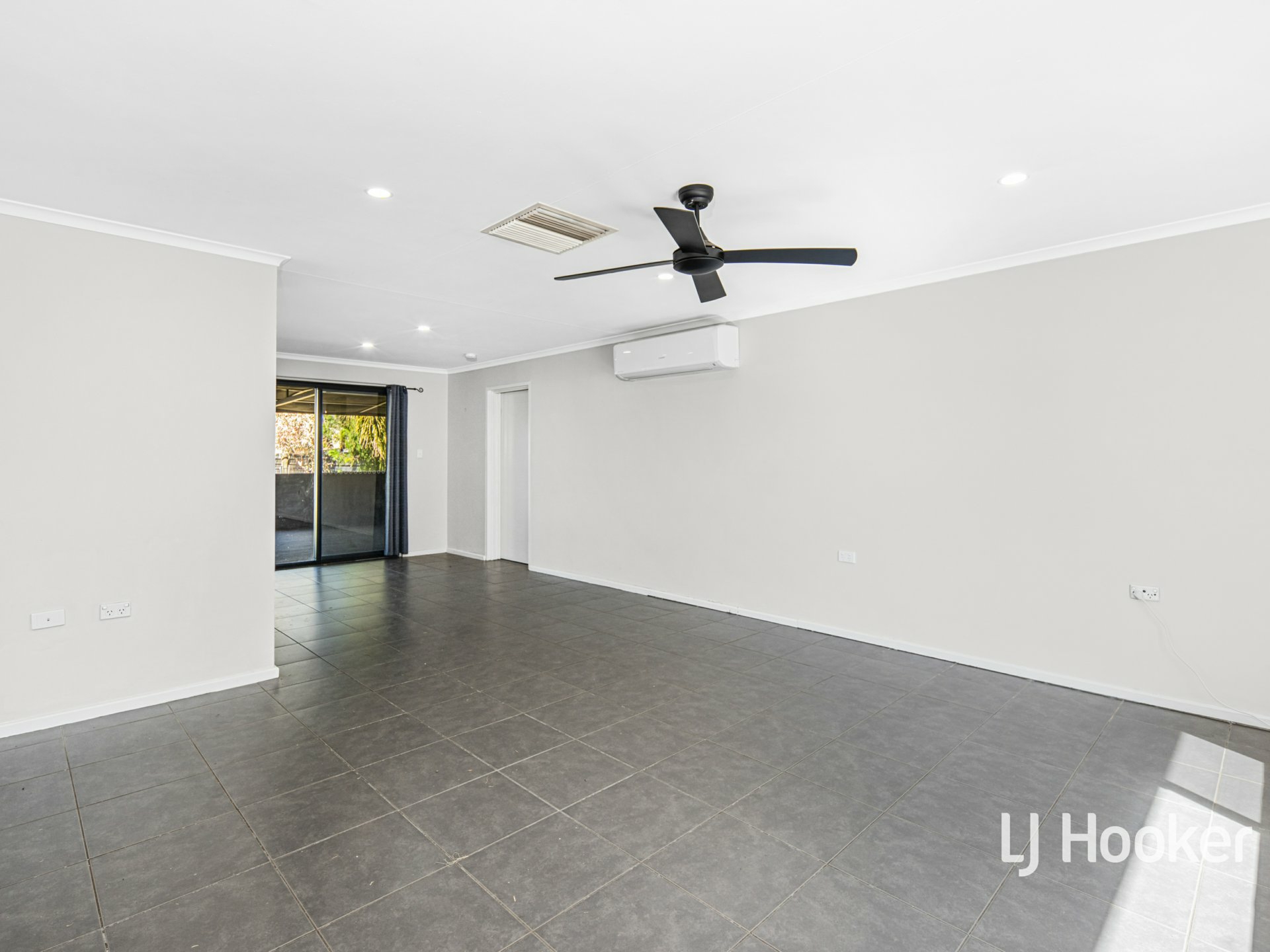 27 De Havilland Drive, ARALUEN