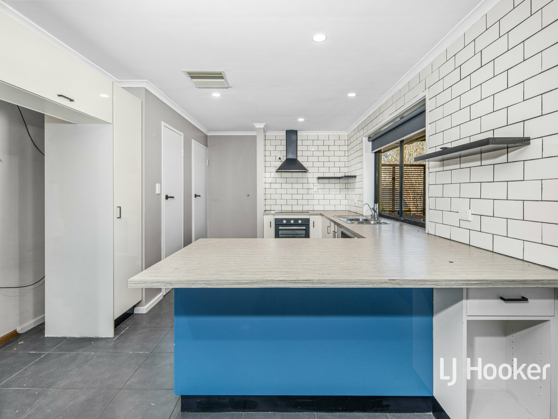27 De Havilland Drive, ARALUEN