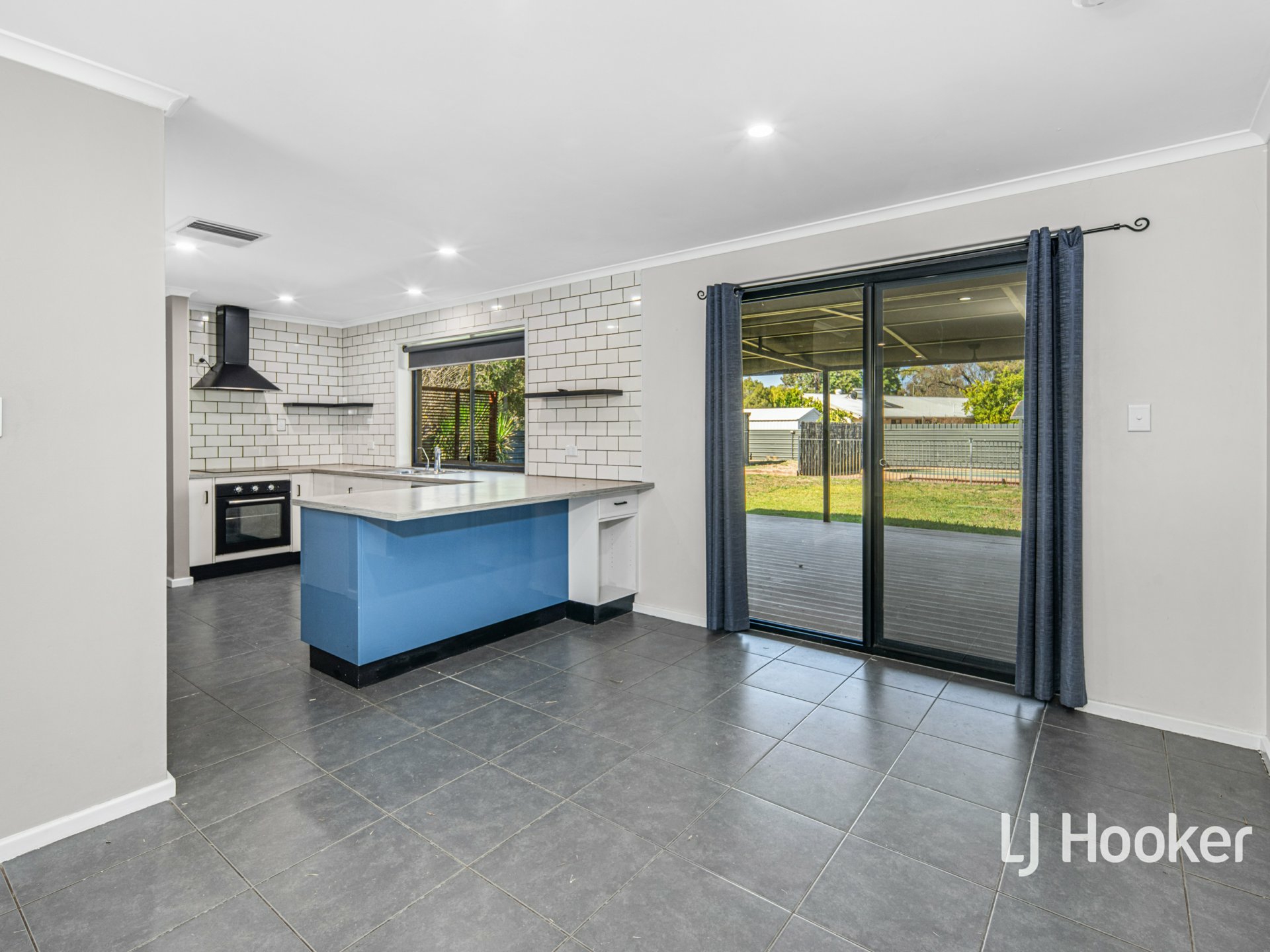 27 De Havilland Drive, ARALUEN