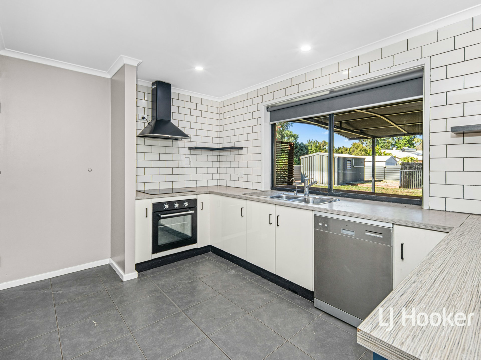 27 De Havilland Drive, ARALUEN