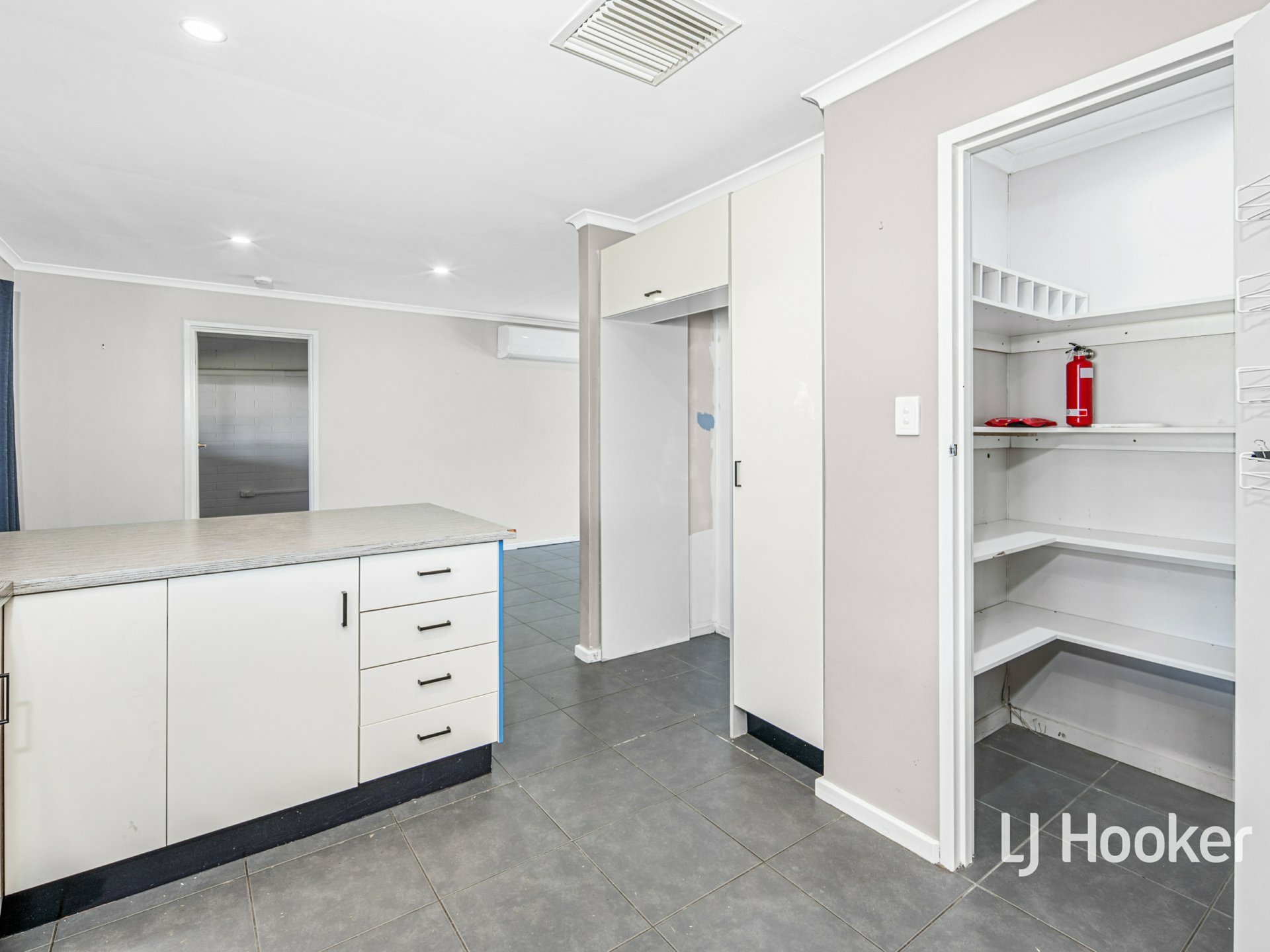 27 De Havilland Drive, ARALUEN