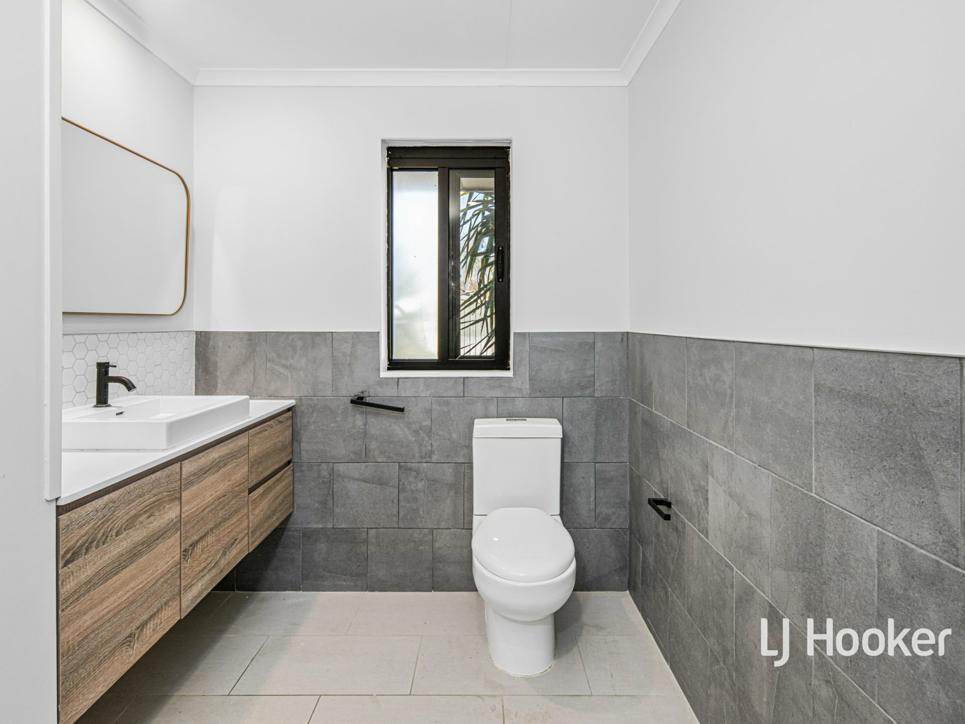 27 De Havilland Drive, ARALUEN