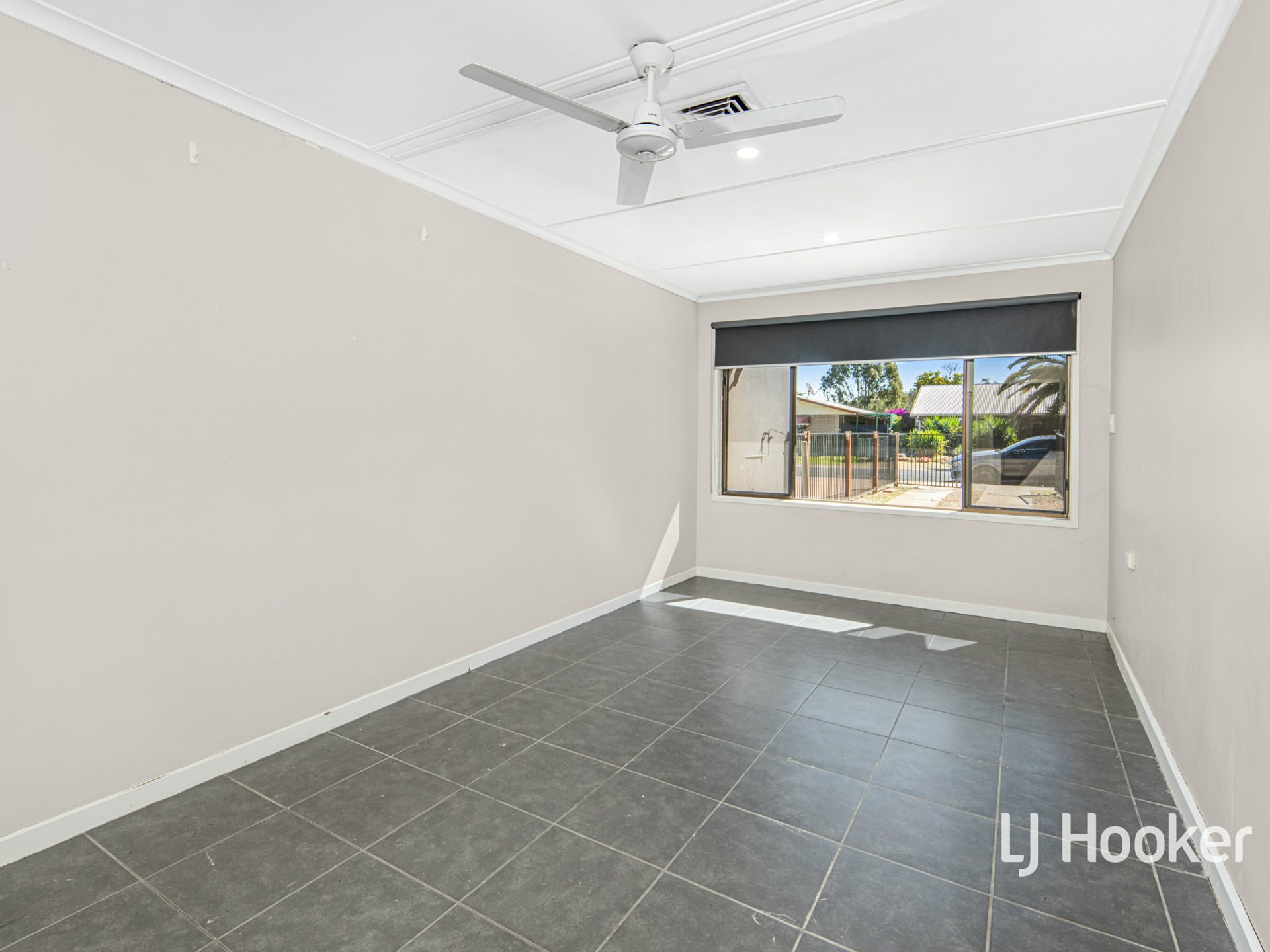 27 De Havilland Drive, ARALUEN