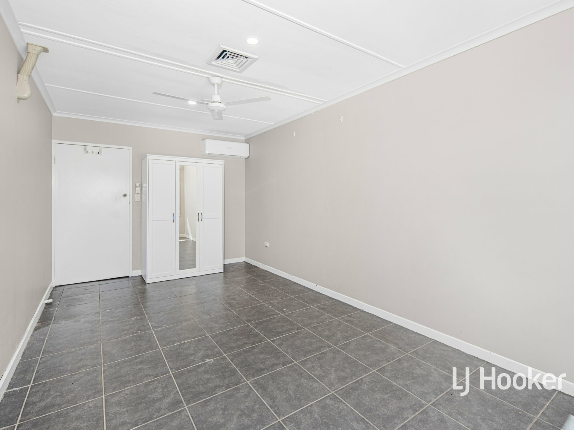 27 De Havilland Drive, ARALUEN