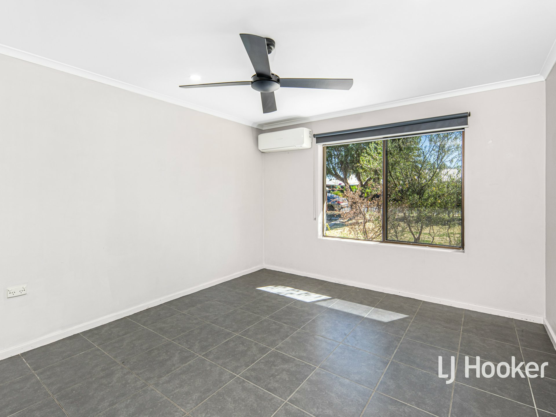 27 De Havilland Drive, ARALUEN