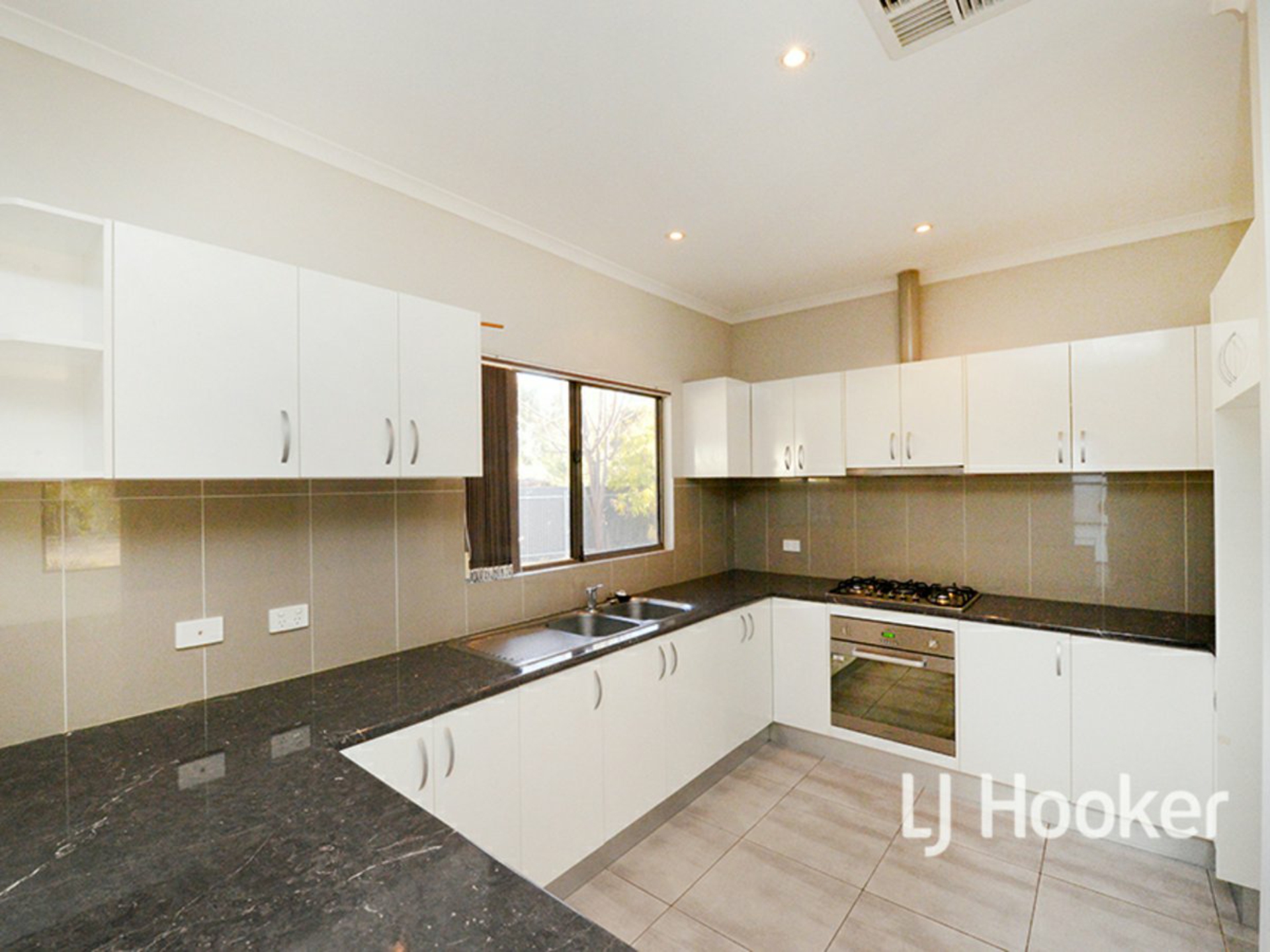 4 Wedelia Place — photo 2 of 19