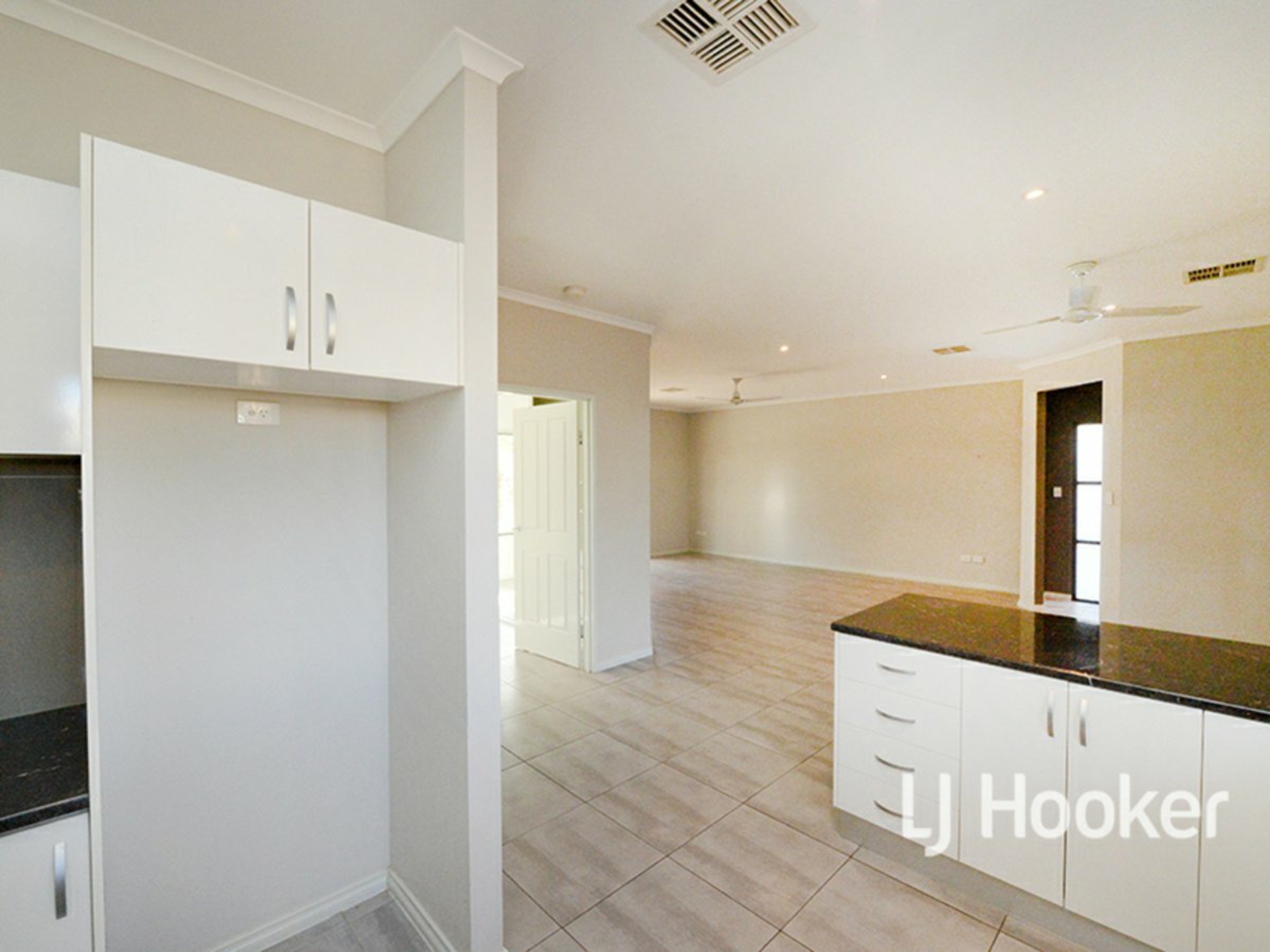 4 Wedelia Place — photo 10 of 19