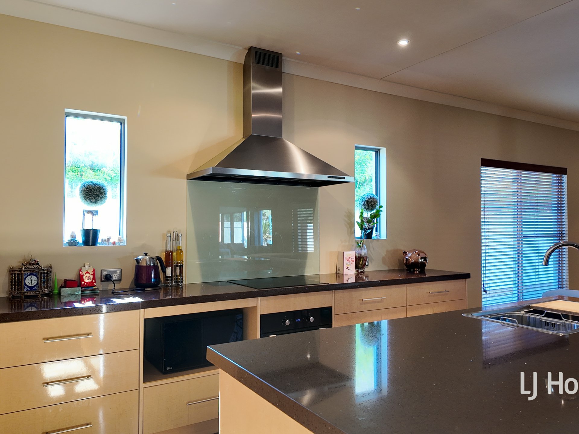134 Cromwell Drive — photo 4 of 24