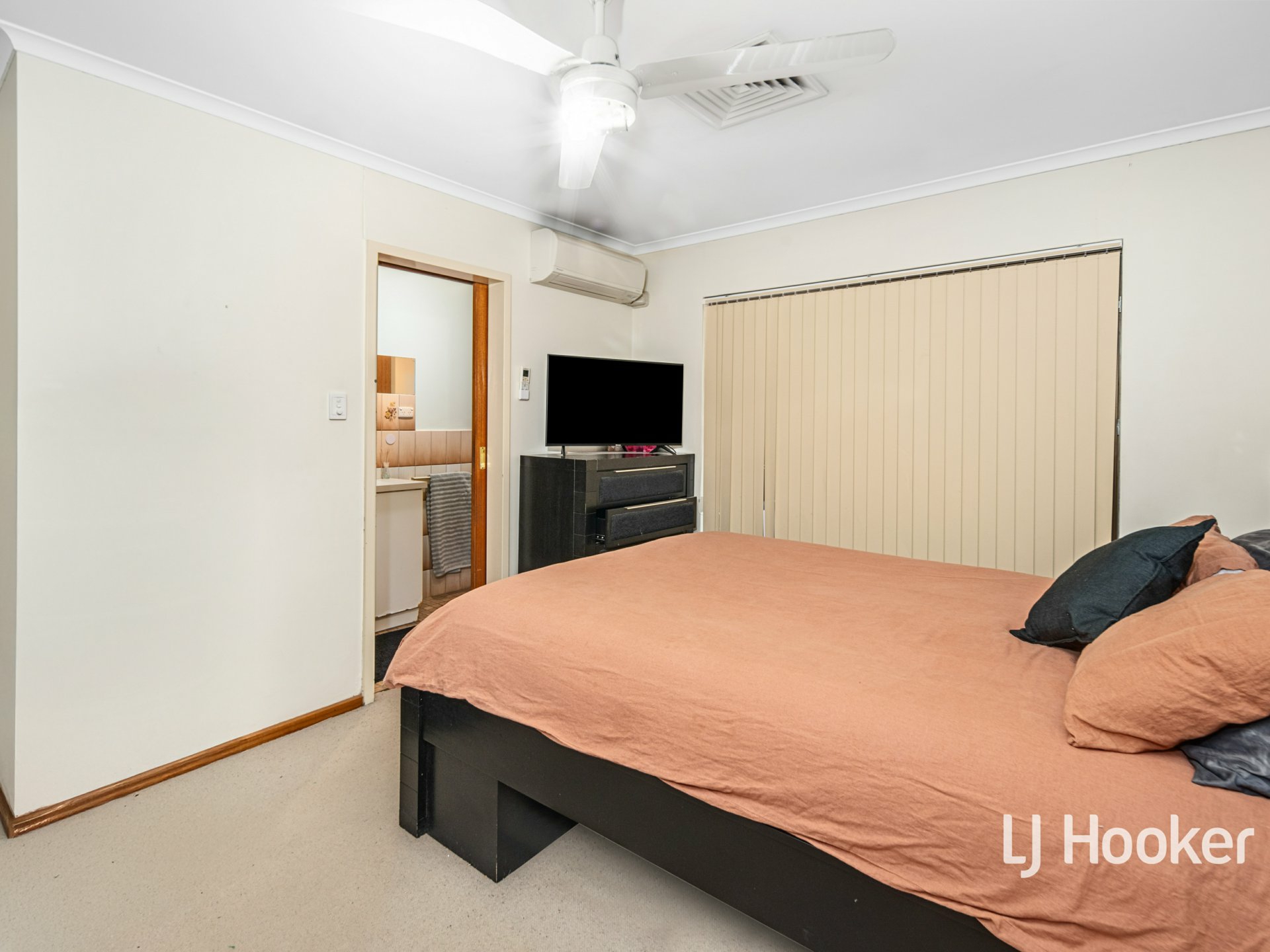 50 De Havilland Drive — photo 6 of 15