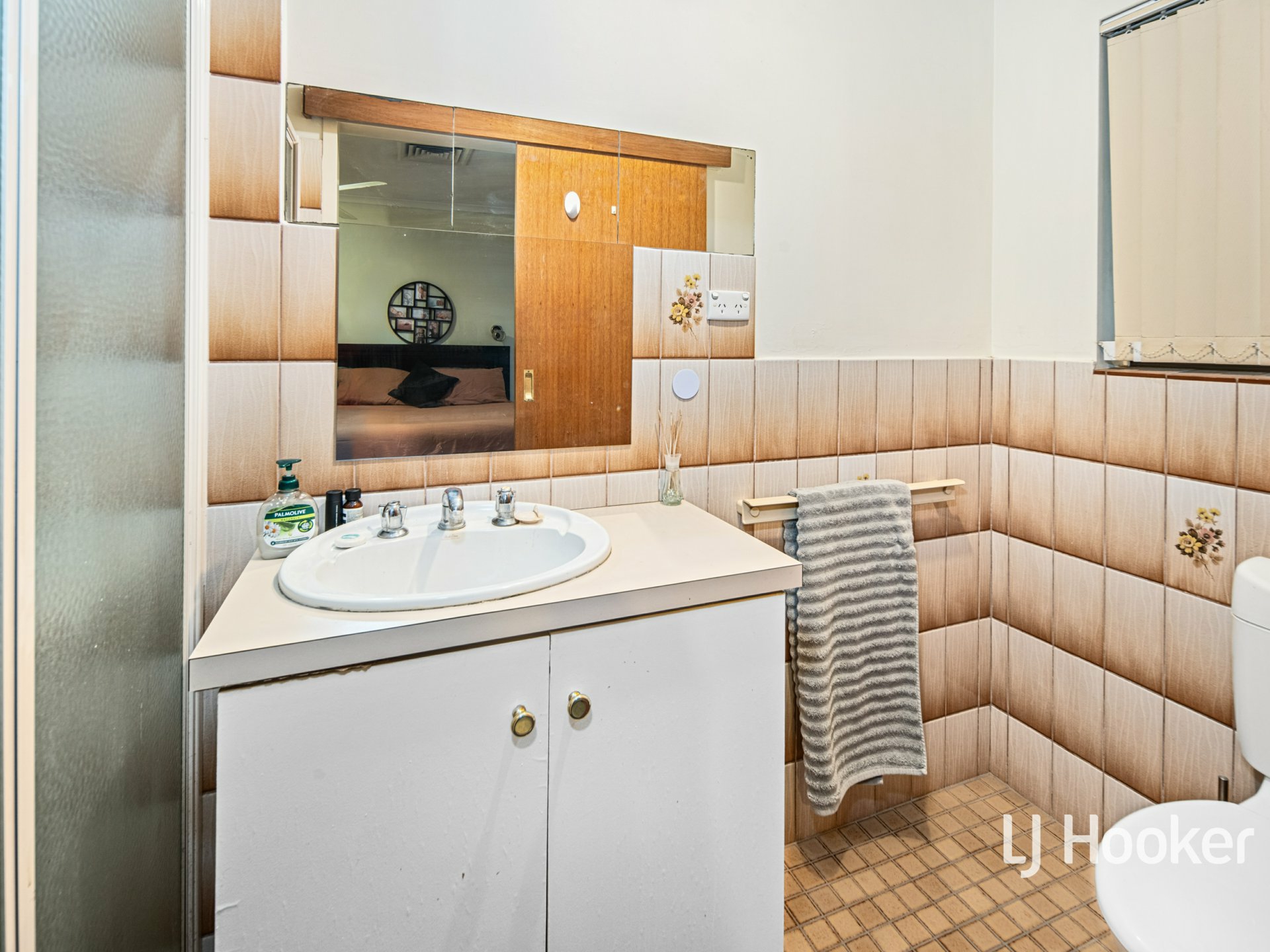 50 De Havilland Drive — photo 7 of 15