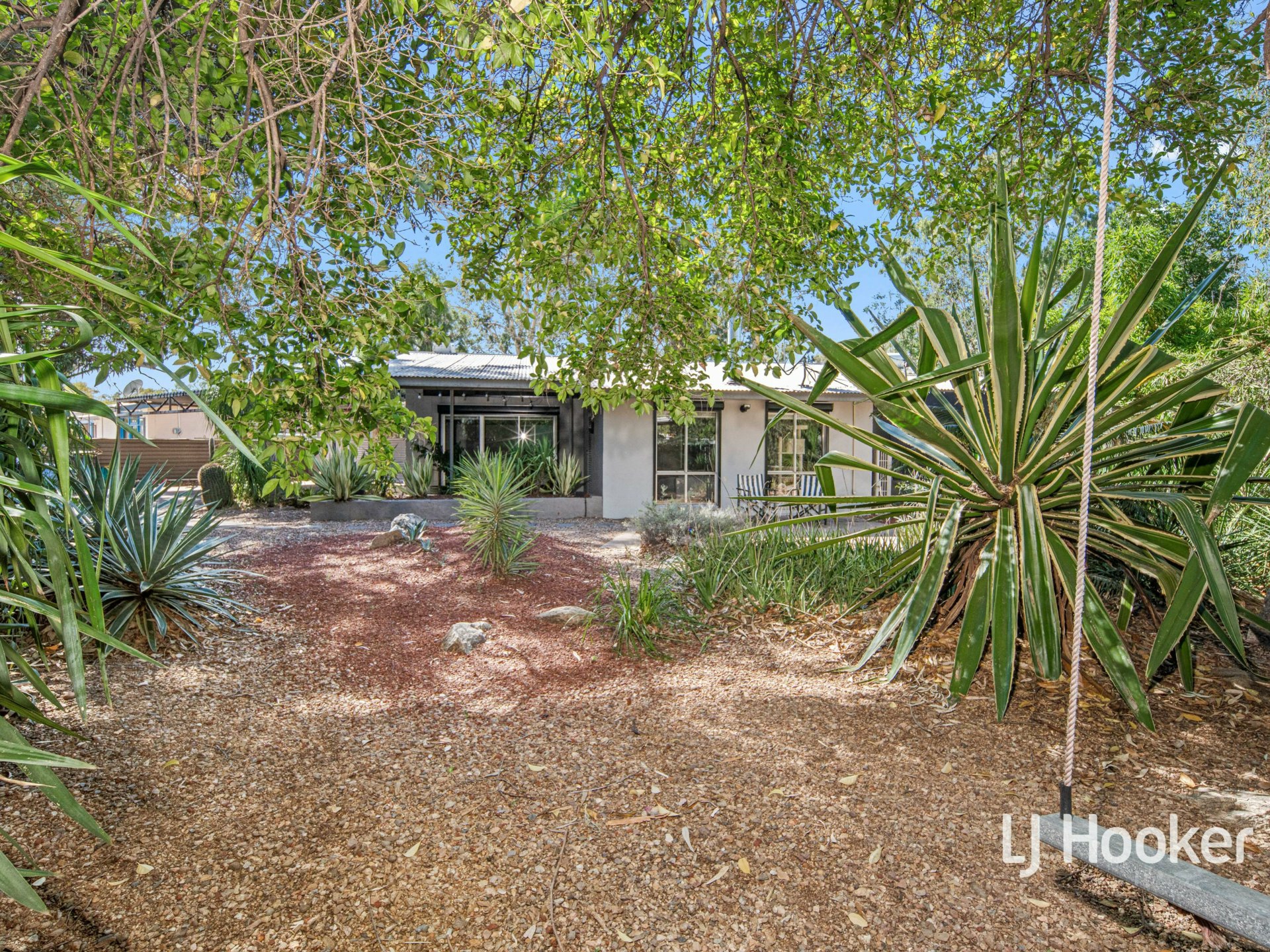 19 Larapinta Drive — photo 2 of 23