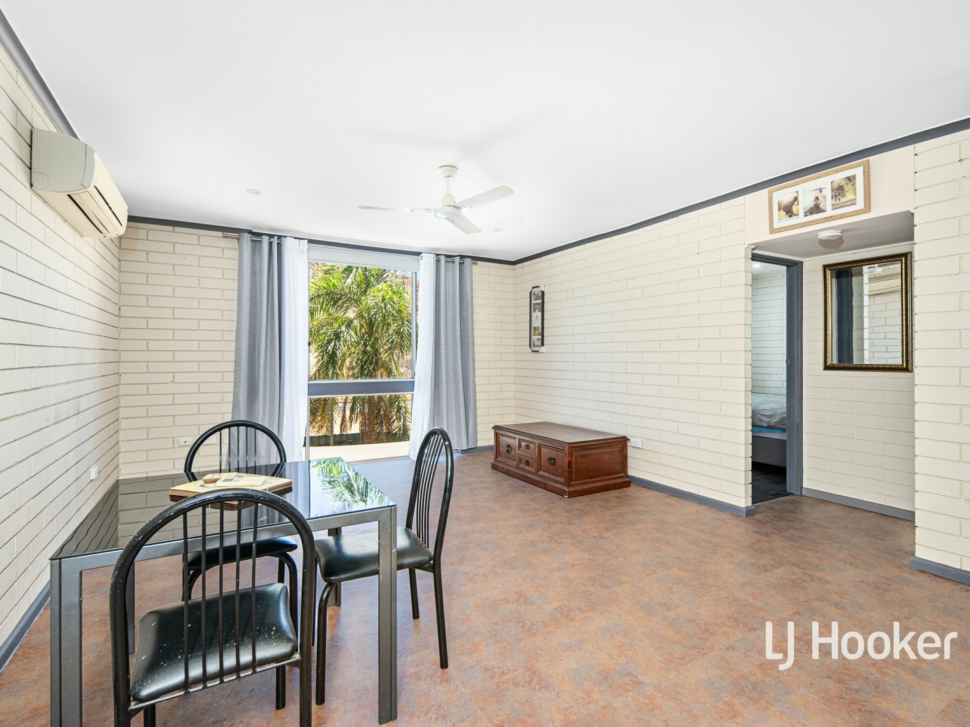 4/16 Bradshaw Drive — photo 7 of 18