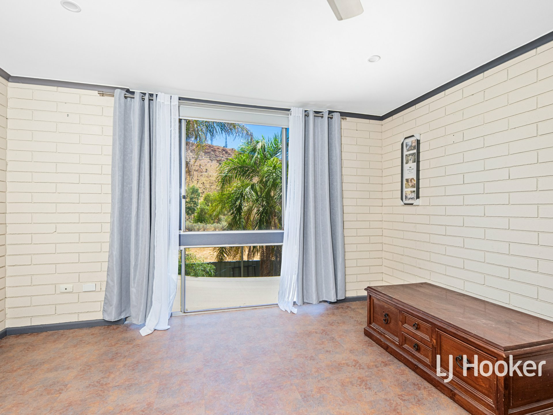 4/16 Bradshaw Drive — photo 9 of 18