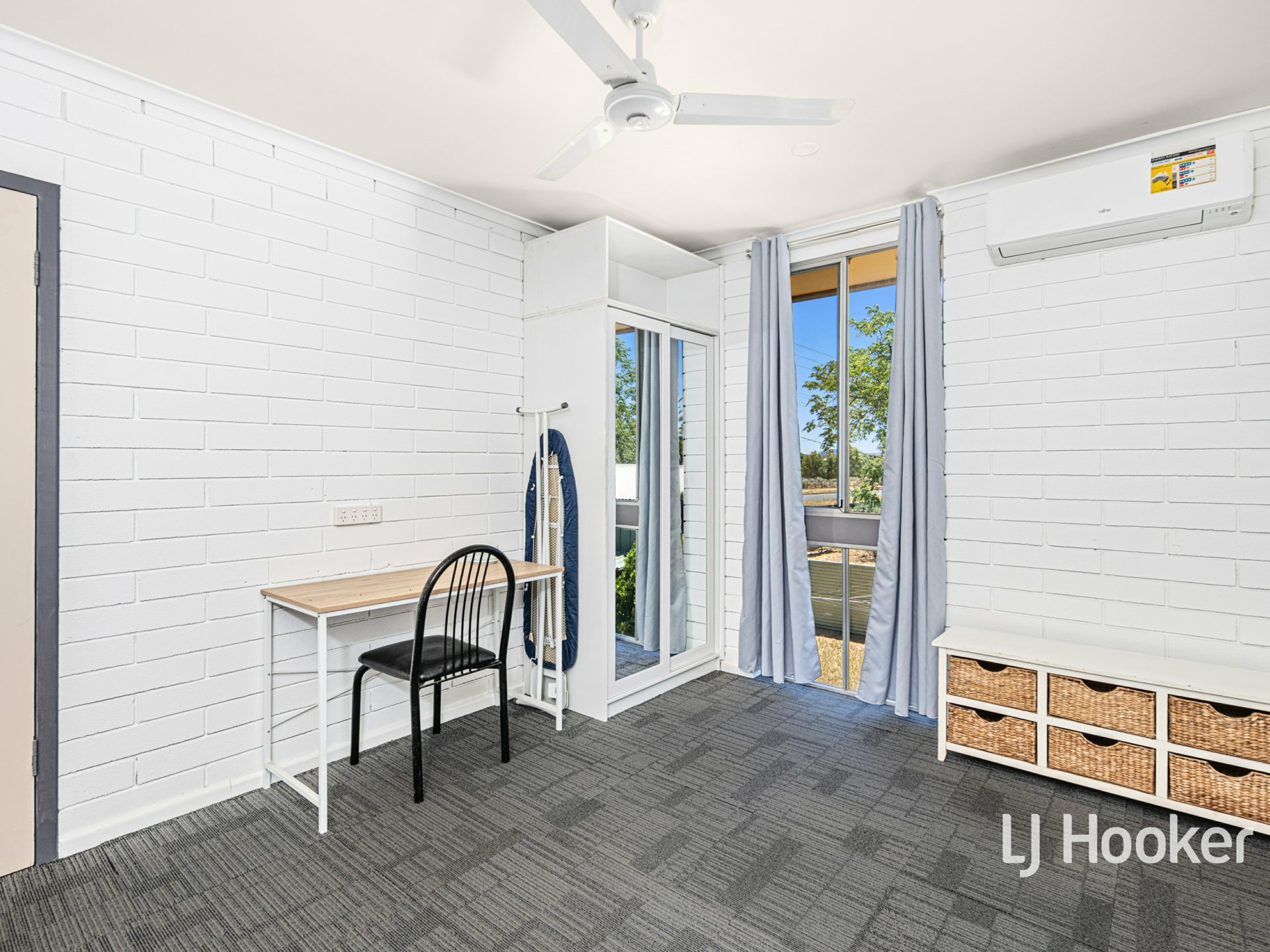 4/16 Bradshaw Drive — photo 11 of 18