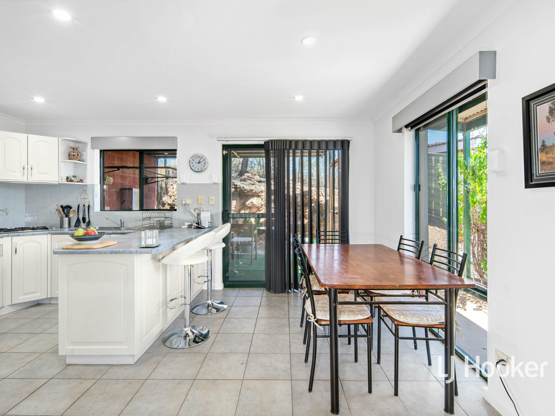4/5 Aneura Place — photo 5 of 24