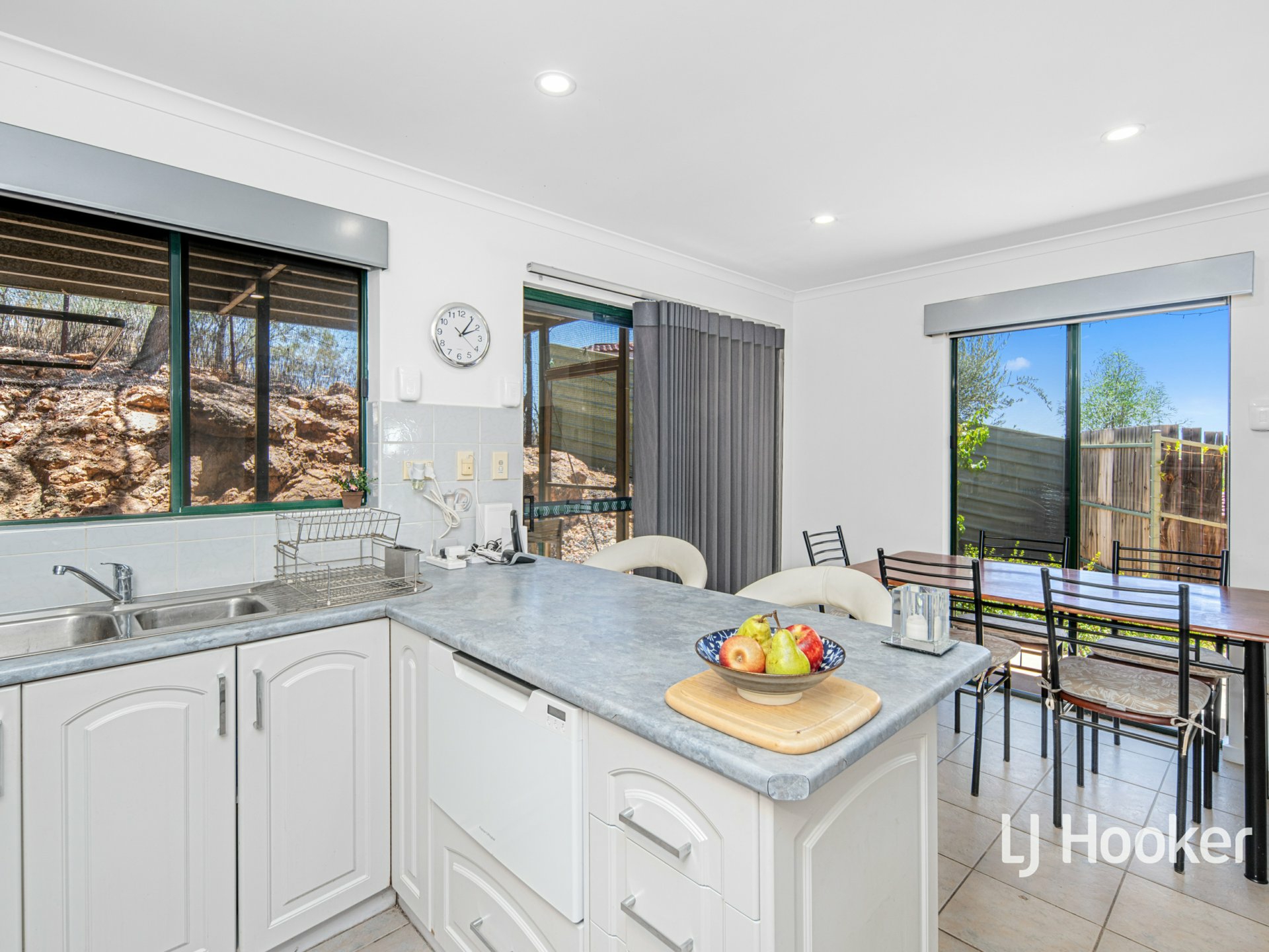 4/5 Aneura Place — photo 10 of 24