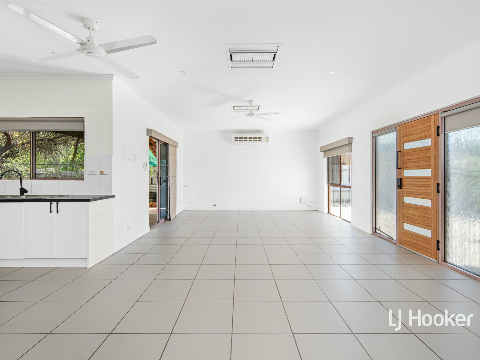 3/91 Lyndavale Drive — photo 3 of 20