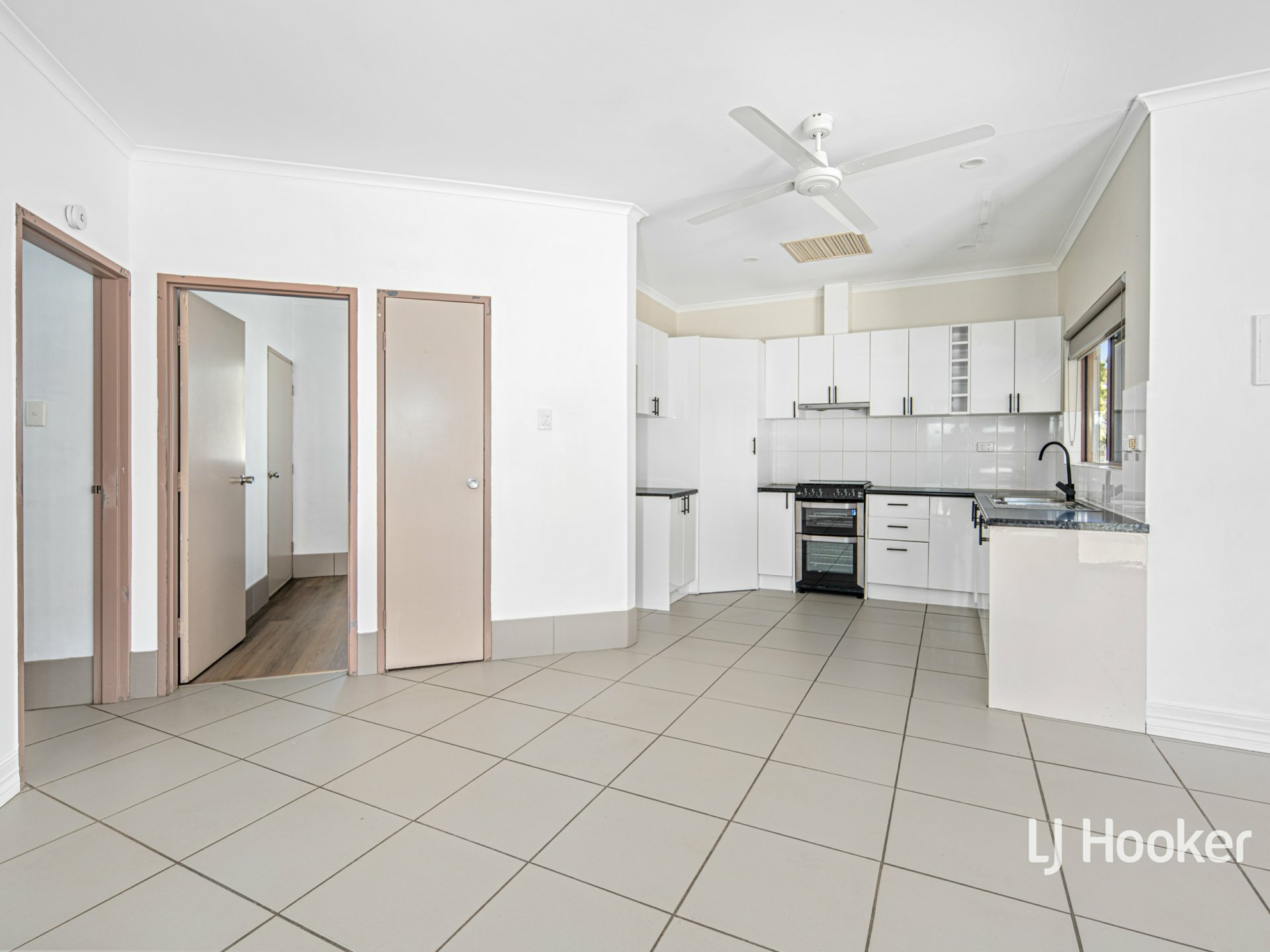 3/91 Lyndavale Drive — photo 6 of 20