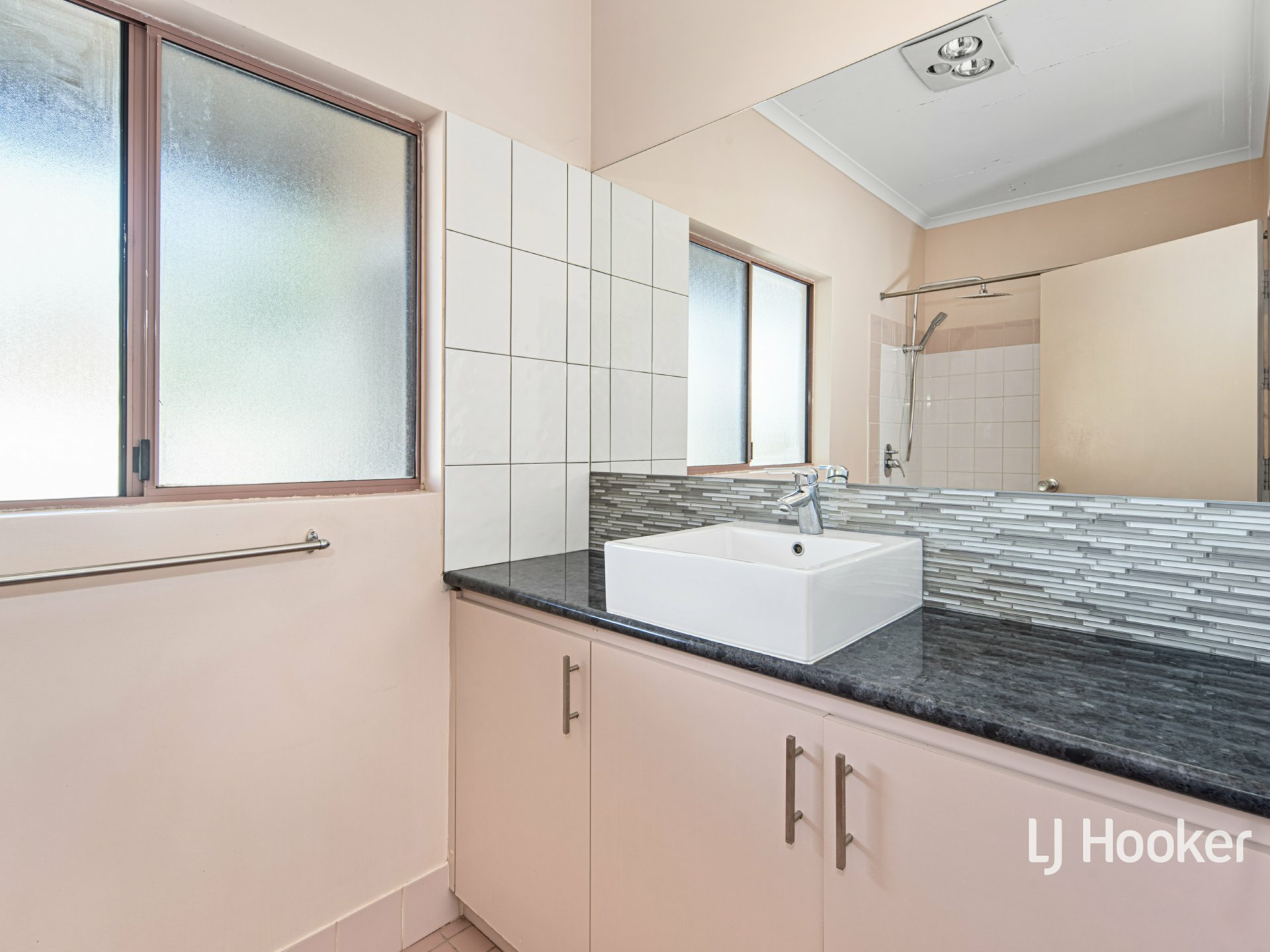 3/91 Lyndavale Drive — photo 13 of 20