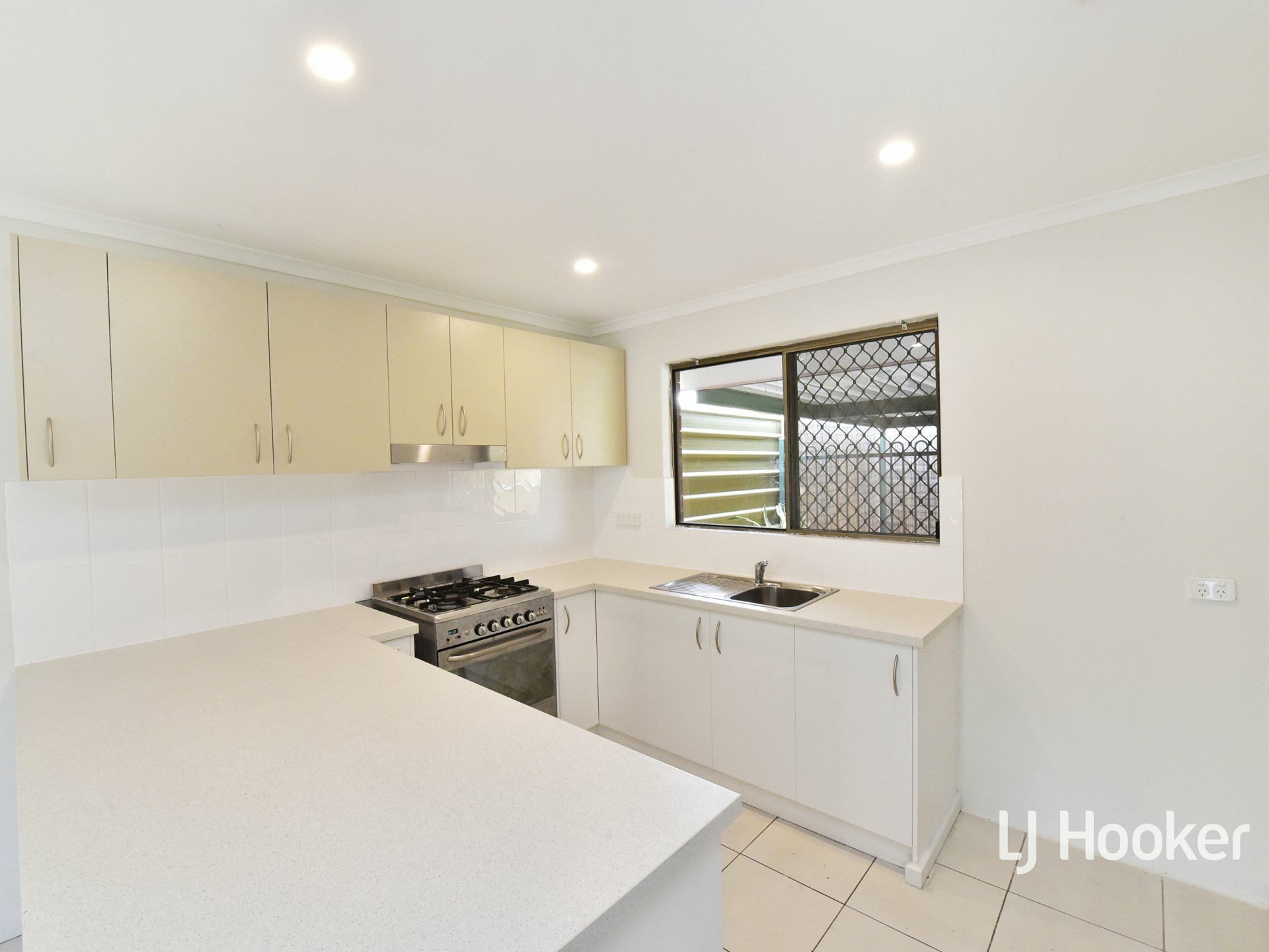 1/3 Taylor Street — photo 7 of 20