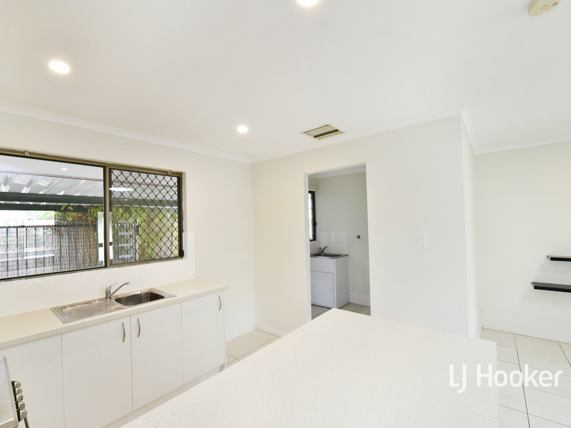 1/3 Taylor Street — photo 8 of 20