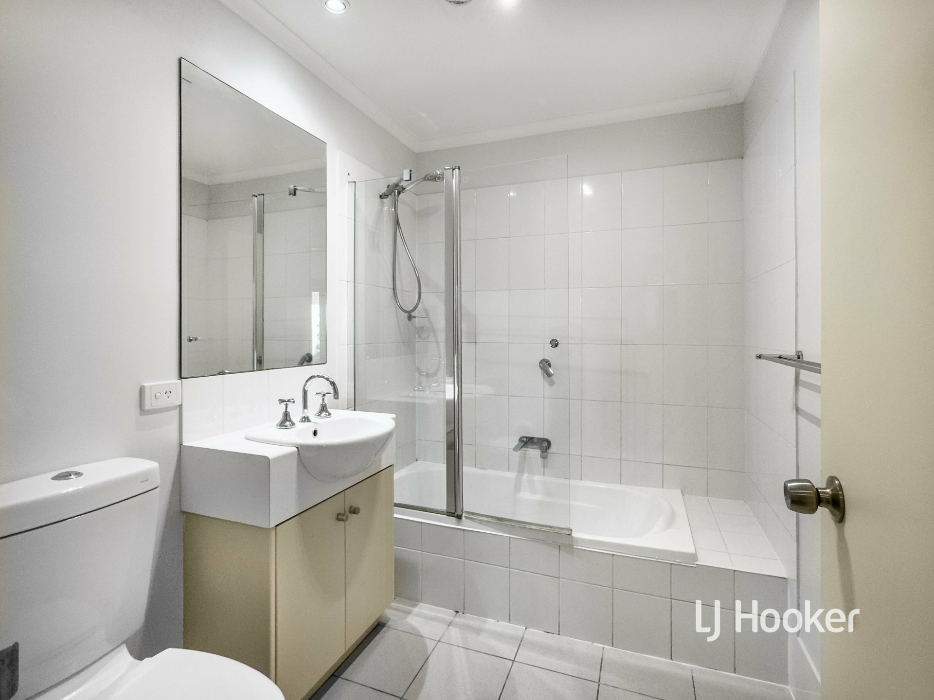 5/8 Jennerae Drive — photo 15 of 20