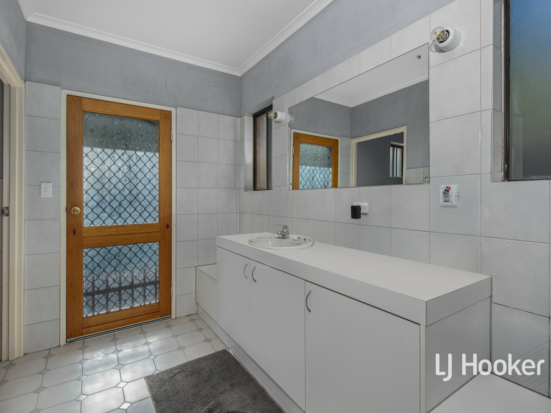 28 Battarbee Street — photo 12 of 25