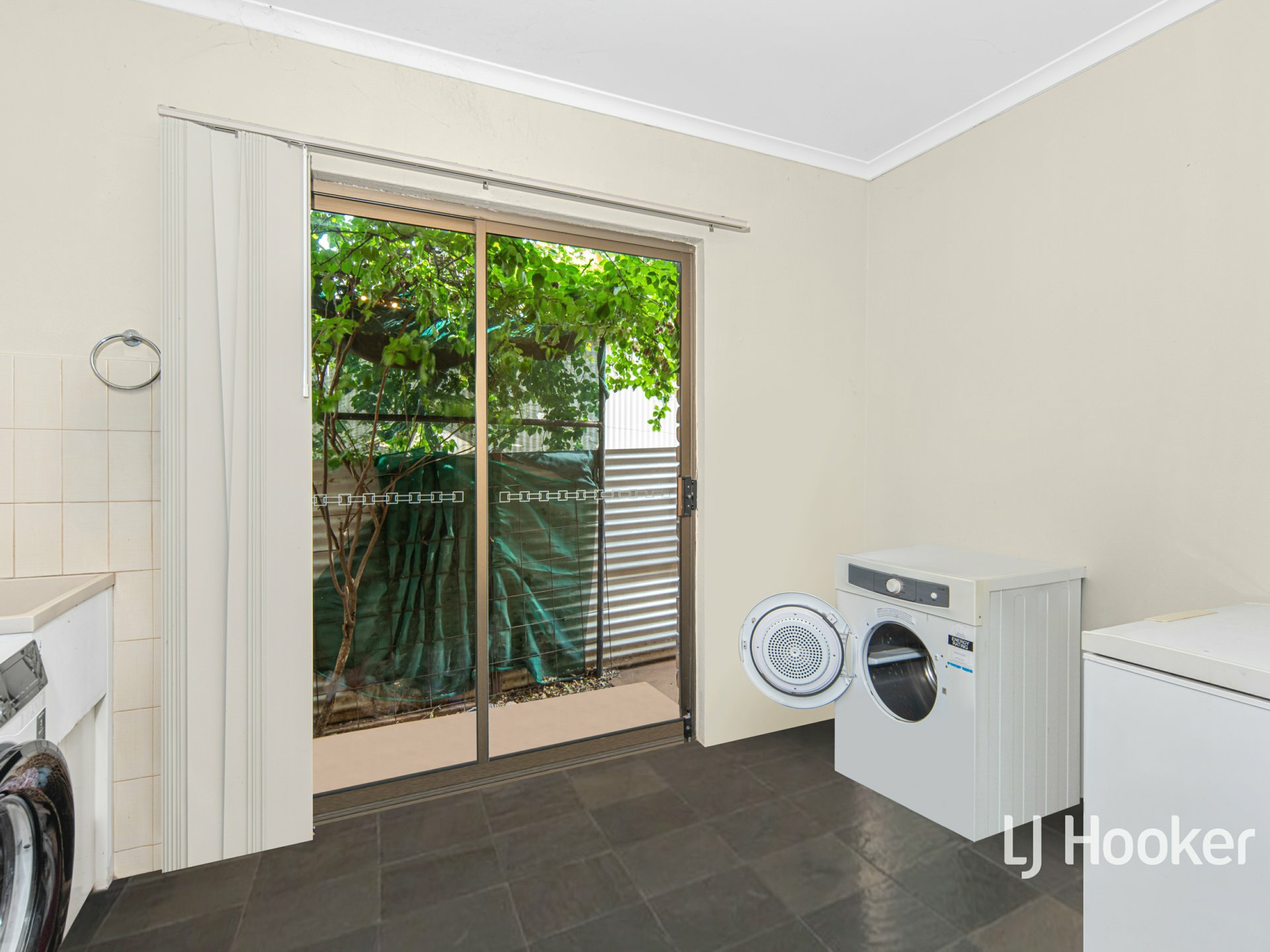 28 Battarbee Street — photo 17 of 25