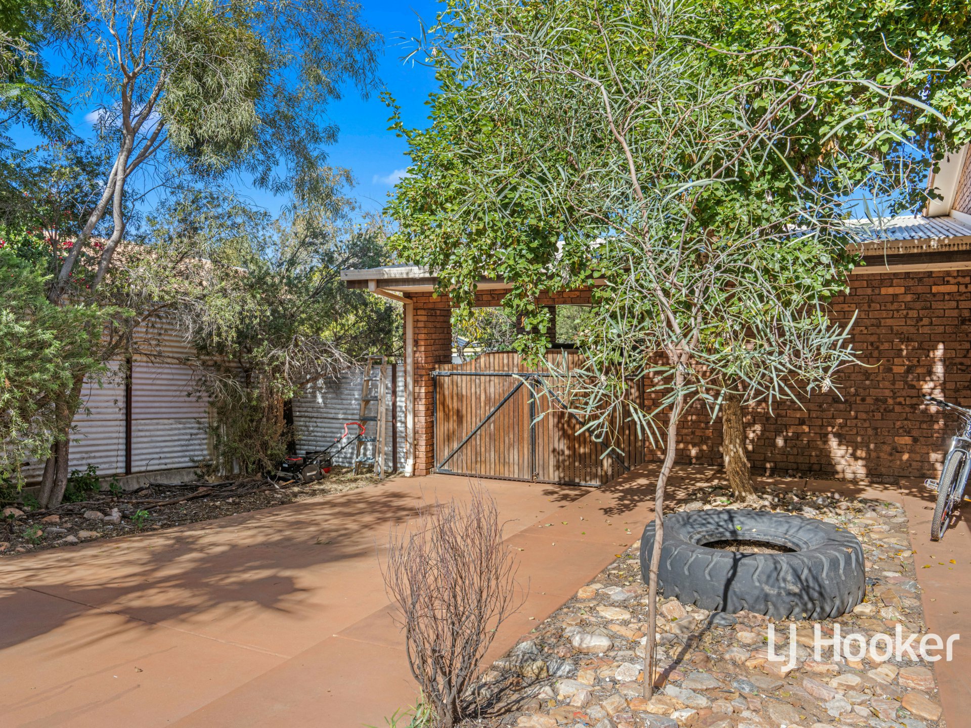 28 Battarbee Street — photo 22 of 25