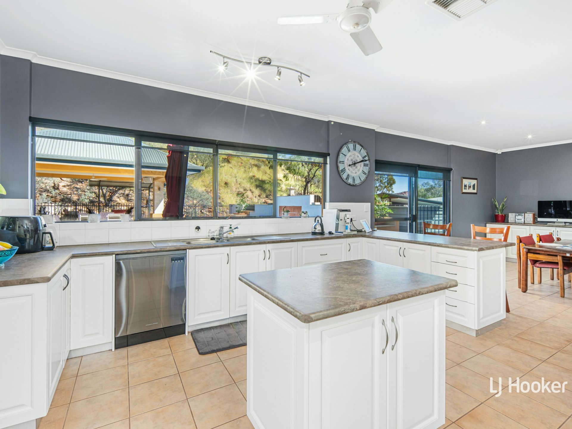 7 Range Crescent — photo 11 of 25