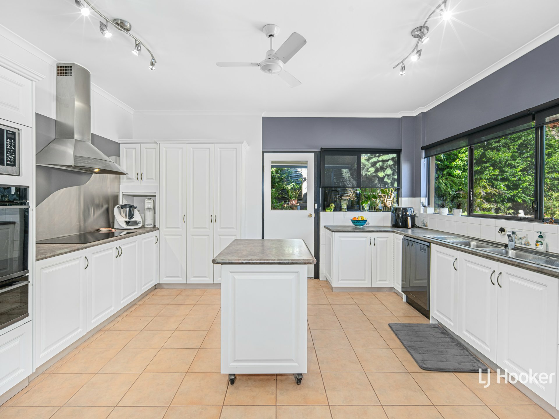 7 Range Crescent — photo 12 of 25