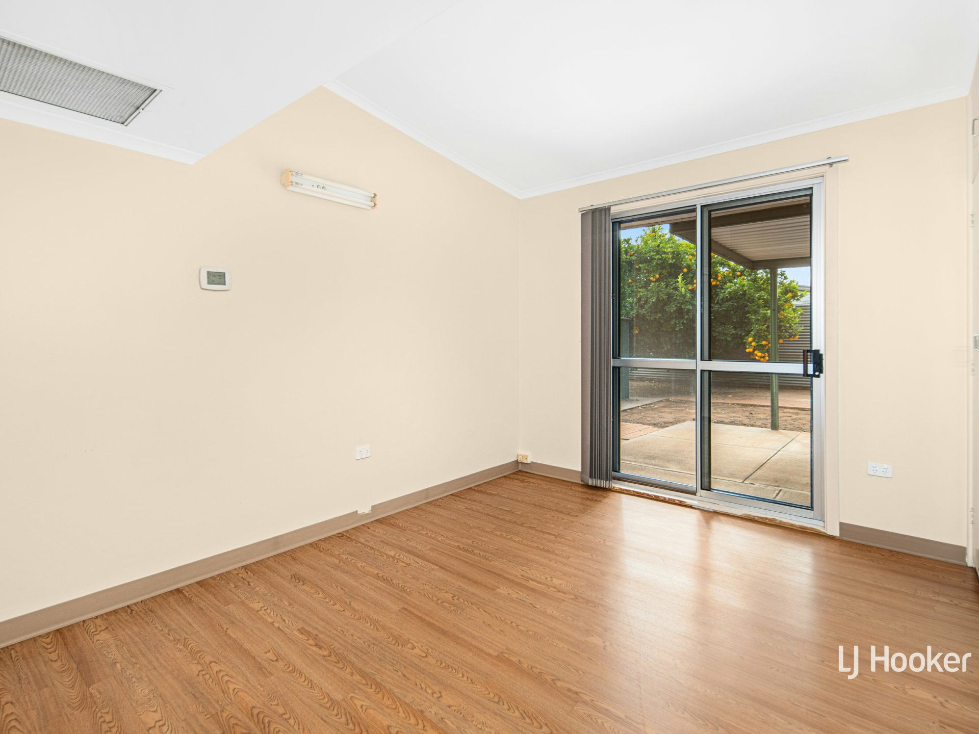 7 Rosenbaum Street — photo 17 of 21