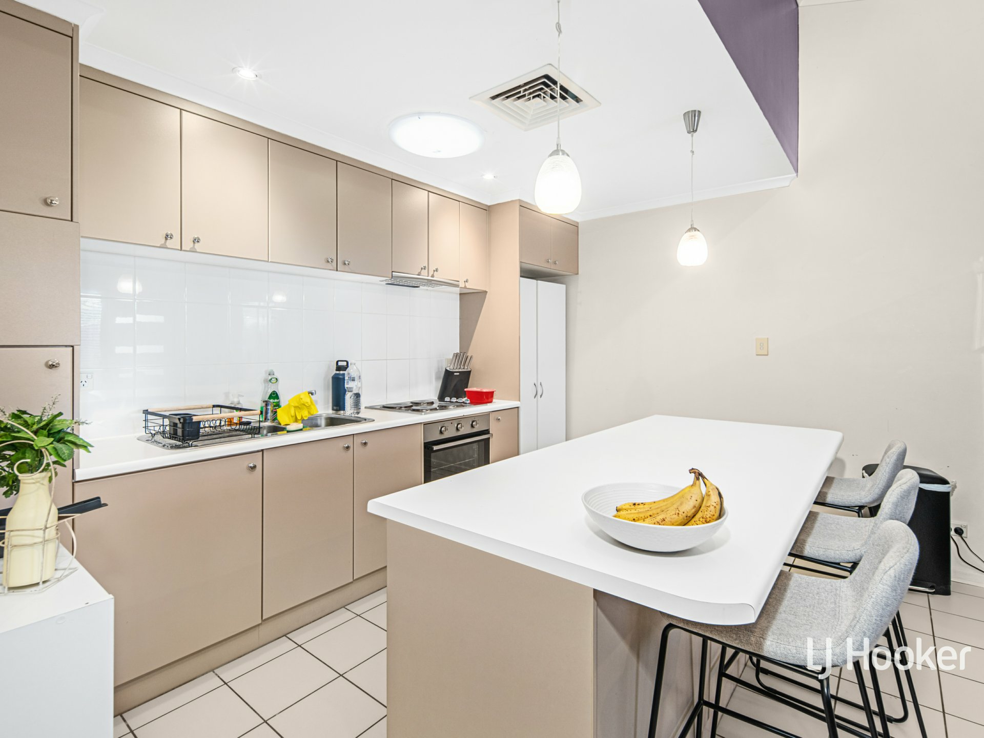 Unit 10/11 Jennerae Drive — photo 3 of 15