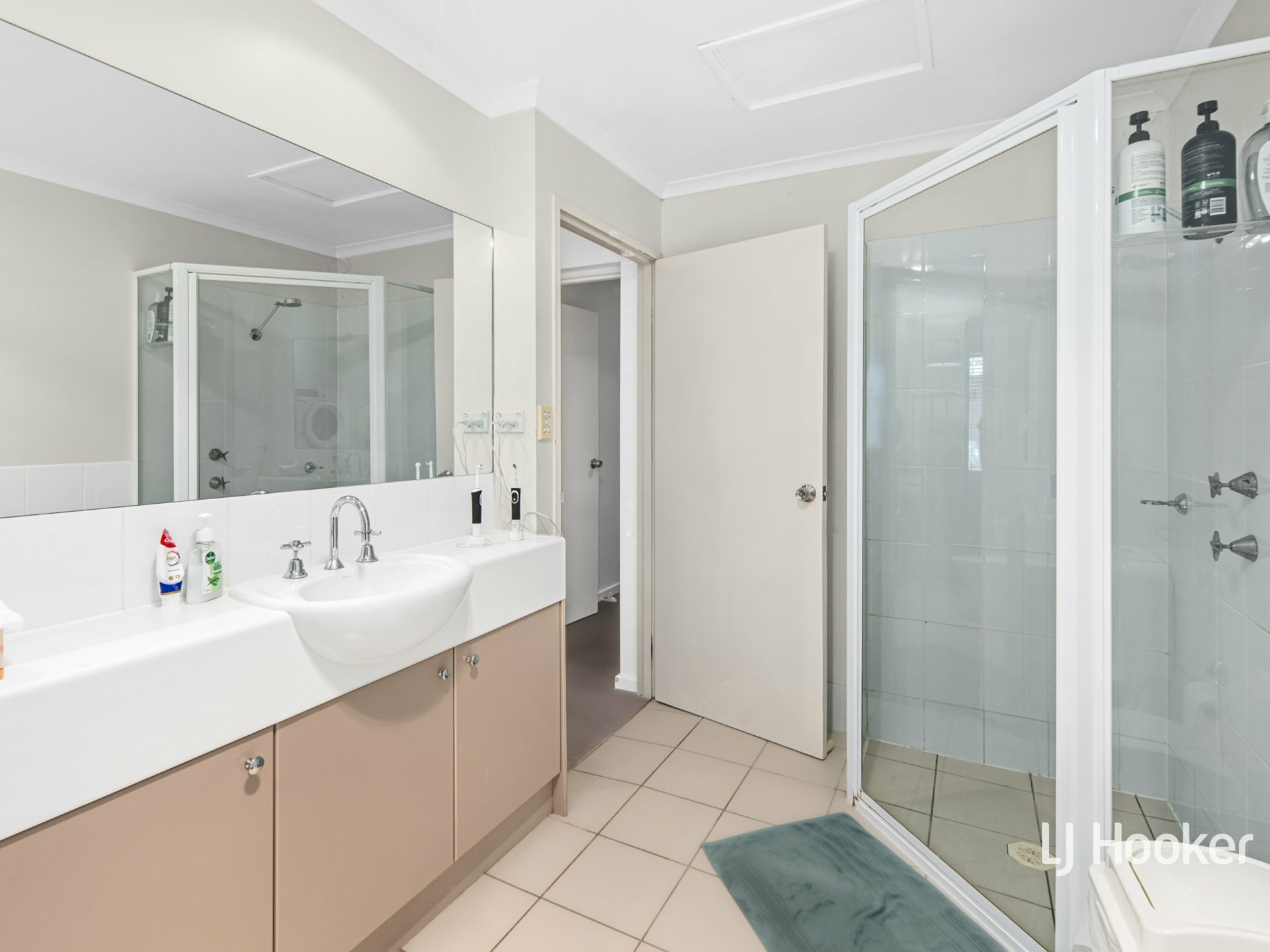 Unit 10/11 Jennerae Drive — photo 7 of 15