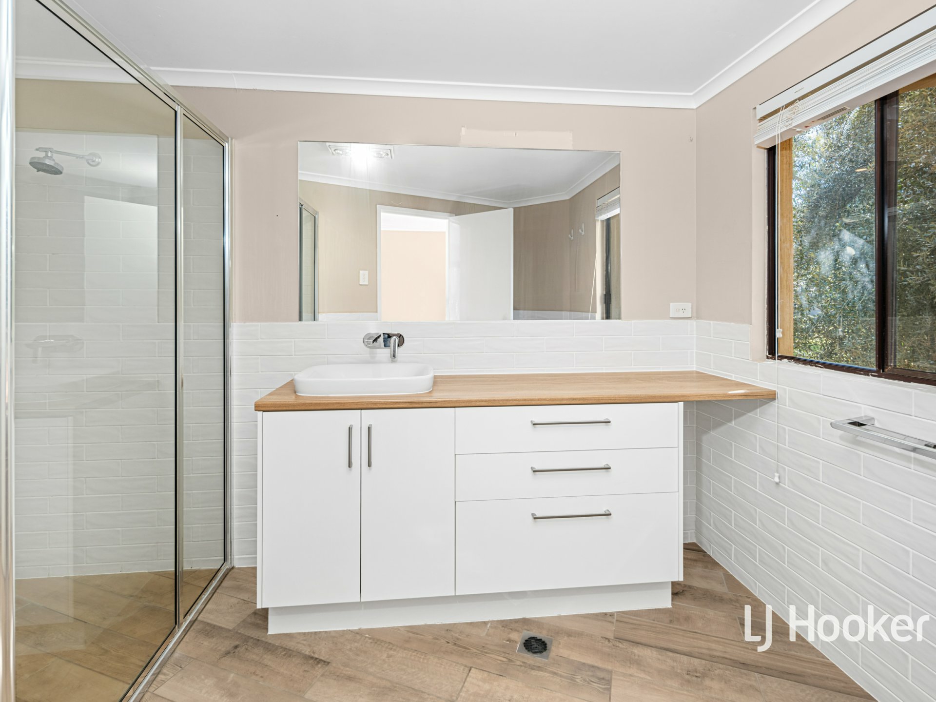 226 Ross Highway — photo 9 of 28