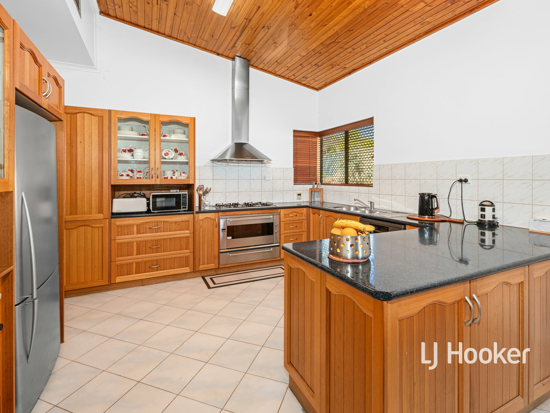 32 Cromwell Drive — photo 5 of 21