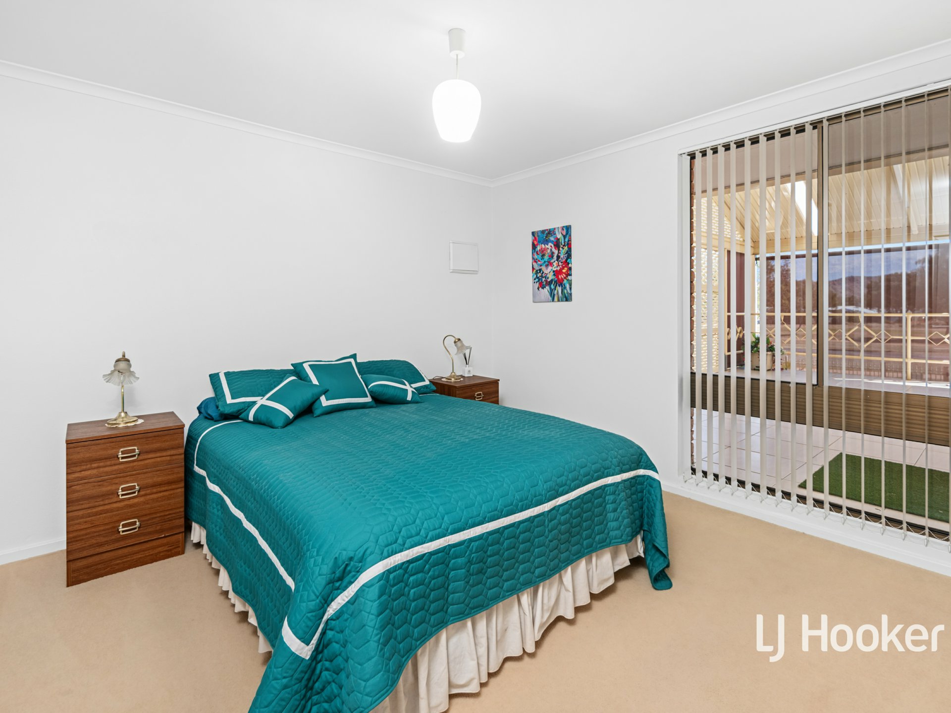 32 Cromwell Drive — photo 10 of 21