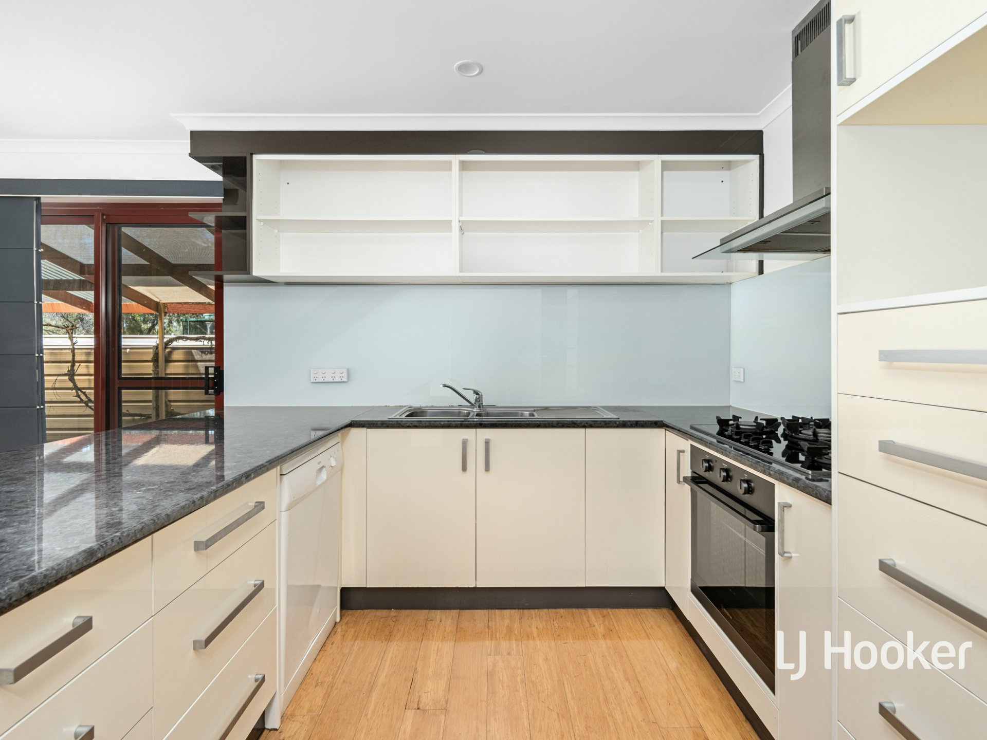 2/16 Allchurch Street — photo 2 of 14
