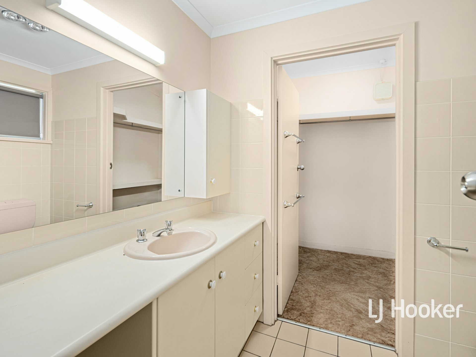 9 Rosenbaum Street — photo 8 of 15