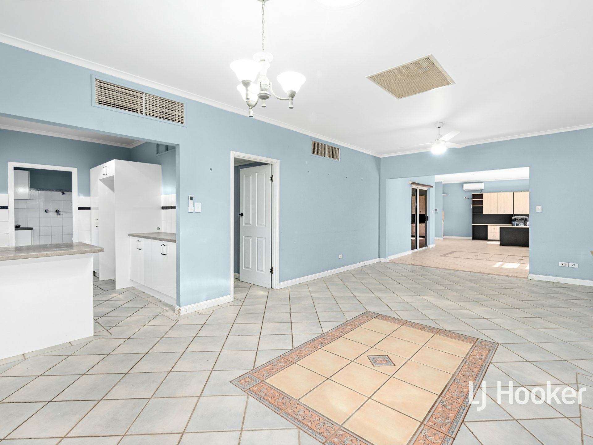 11 Chalmers Street — photo 3 of 16
