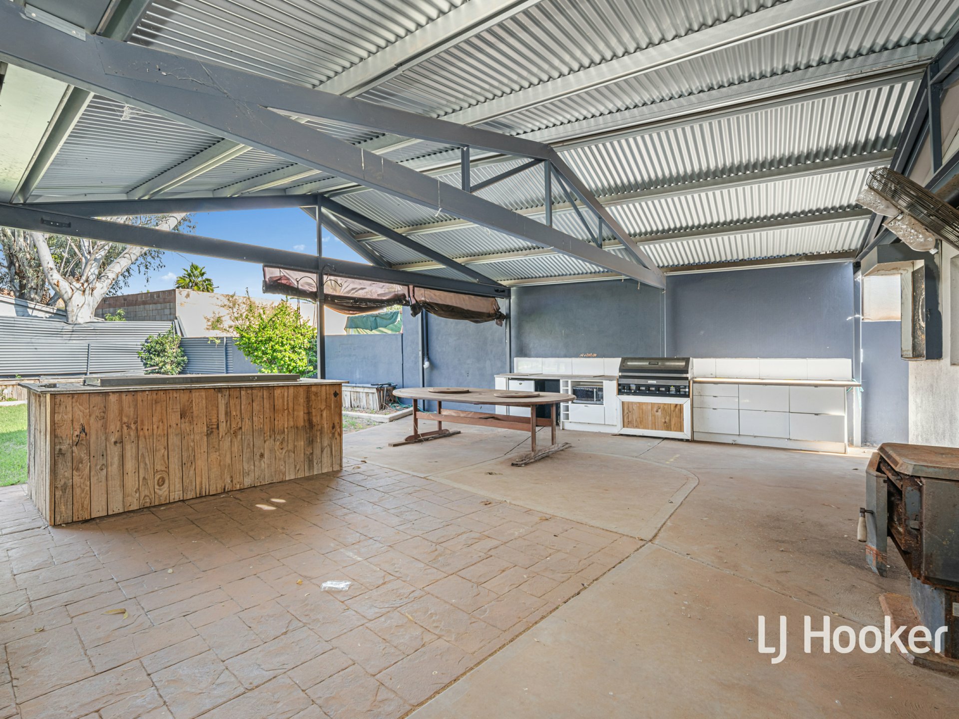 11 Chalmers Street — photo 15 of 16