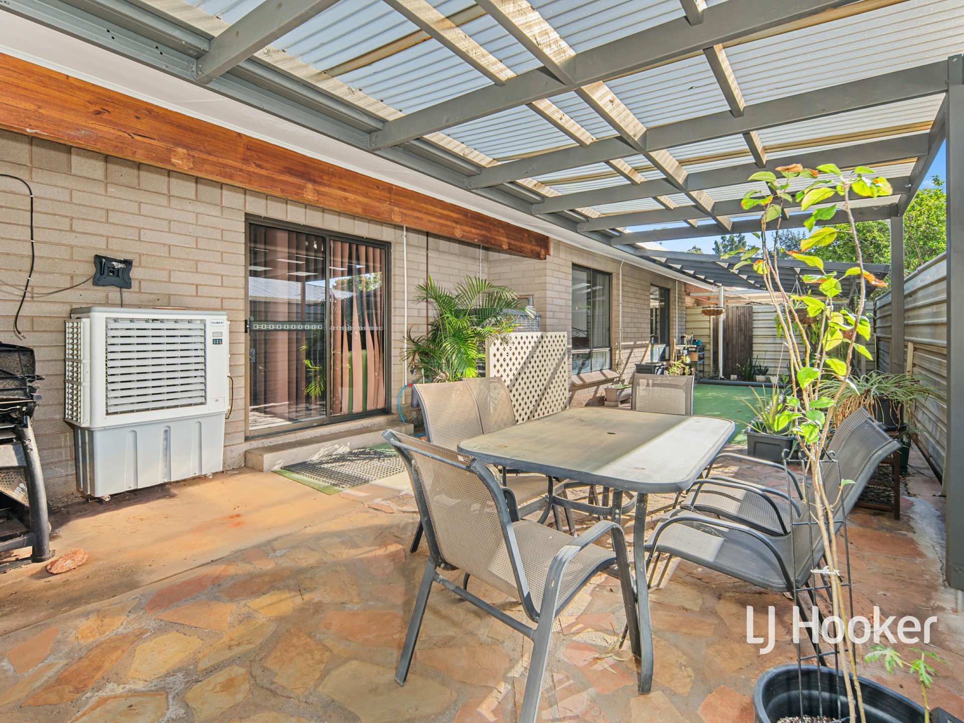 3/13 Battarbee Street — photo 4 of 23
