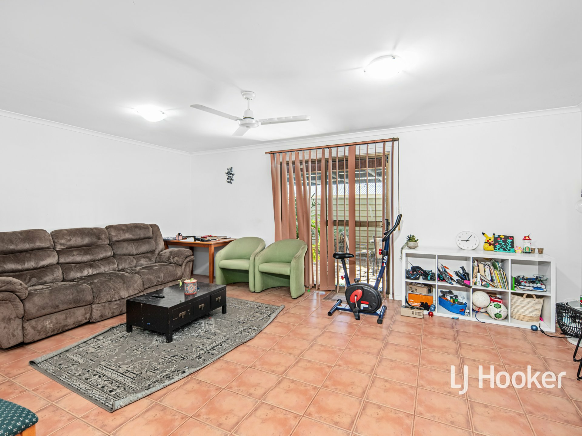 3/13 Battarbee Street — photo 6 of 23